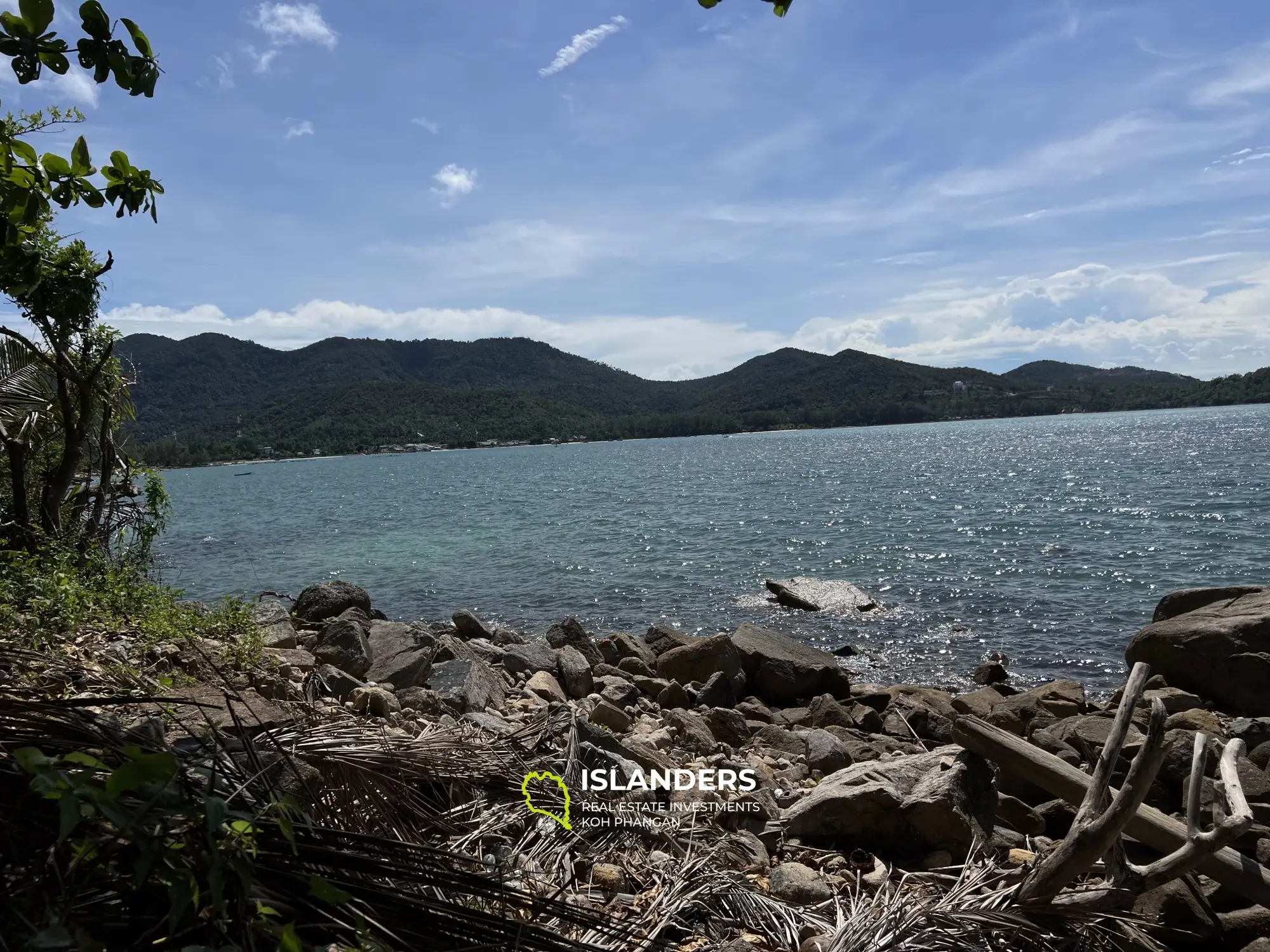 ที่ดินริมชายหาดพร้อมวิวทะเลอันน่าหลงใหล