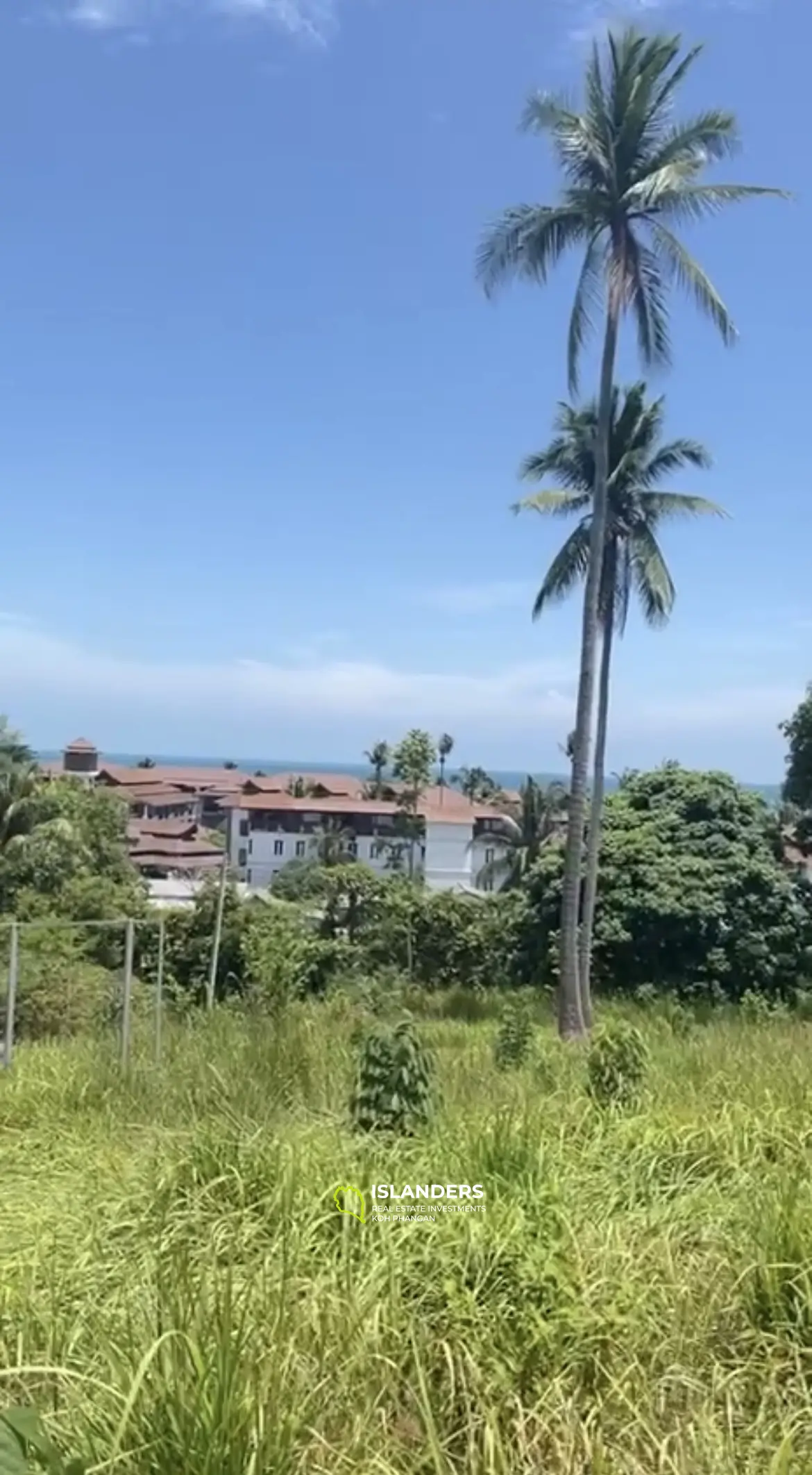 Terrain panoramique à Mae Haad : Vue mer et proximité de la plage de Koh Ma.