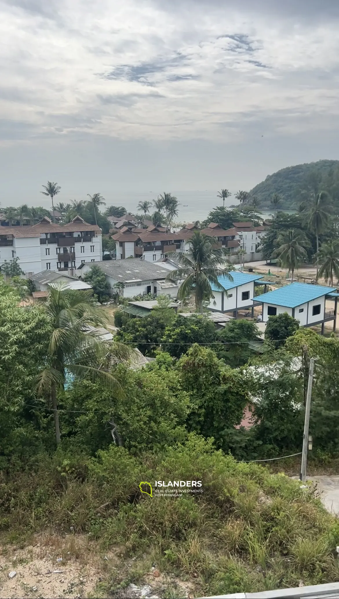 Terrain panoramique à Mae Haad : Vue mer et proximité de la plage de Koh Ma.