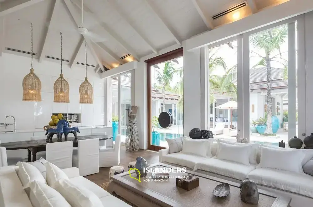 Amazing 5 Bedrooms Beachfront Villa in Chaweng