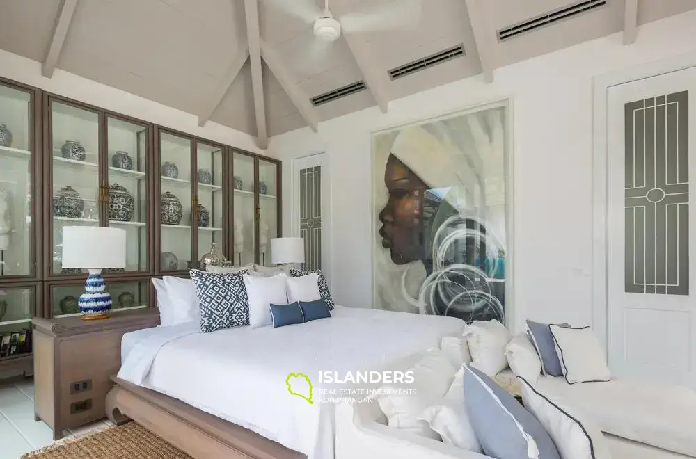 Amazing 5 Bedrooms Beachfront Villa in Chaweng