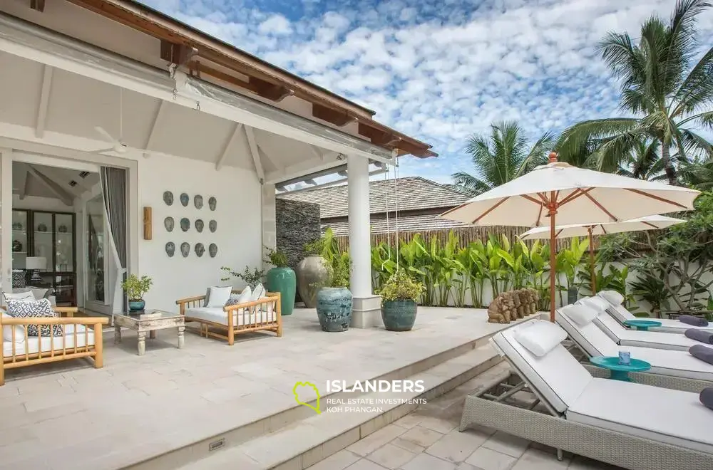 Amazing 5 Bedrooms Beachfront Villa in Chaweng