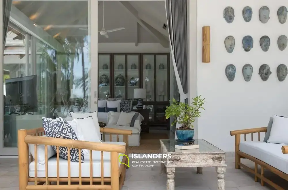 Amazing 5 Bedrooms Beachfront Villa in Chaweng