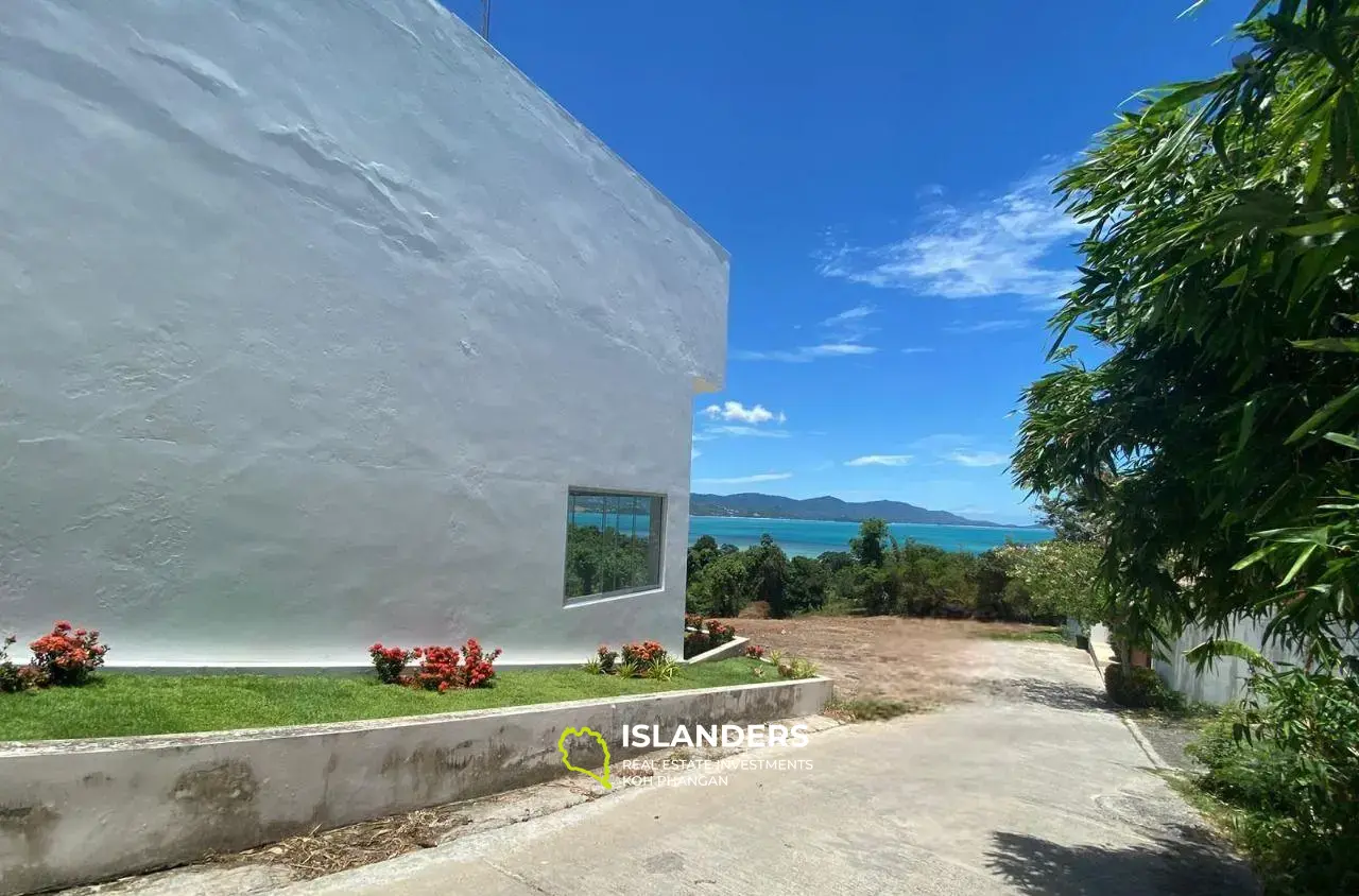 5 Bedrooms Sea View Villa for Sale in Plai Laem