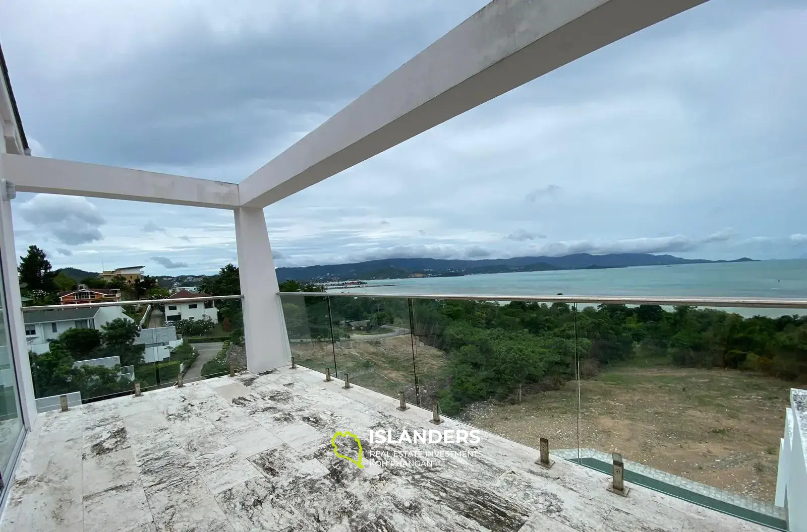 5 Bedrooms Sea View Villa for Sale in Plai Laem