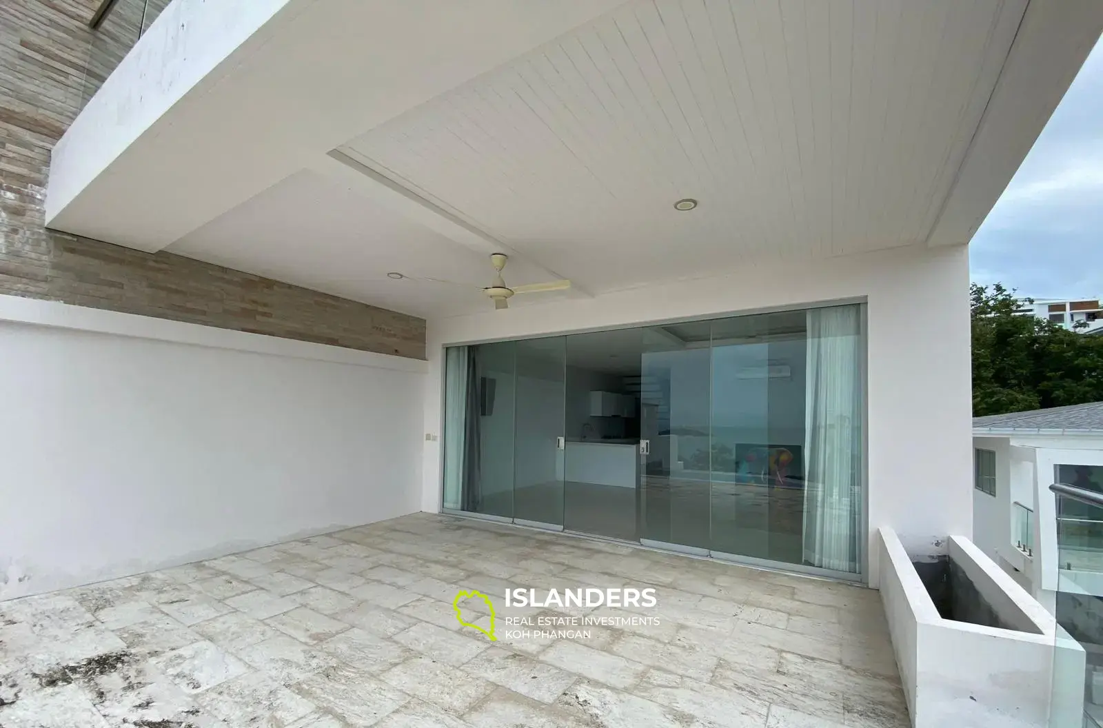 5 Bedrooms Sea View Villa for Sale in Plai Laem