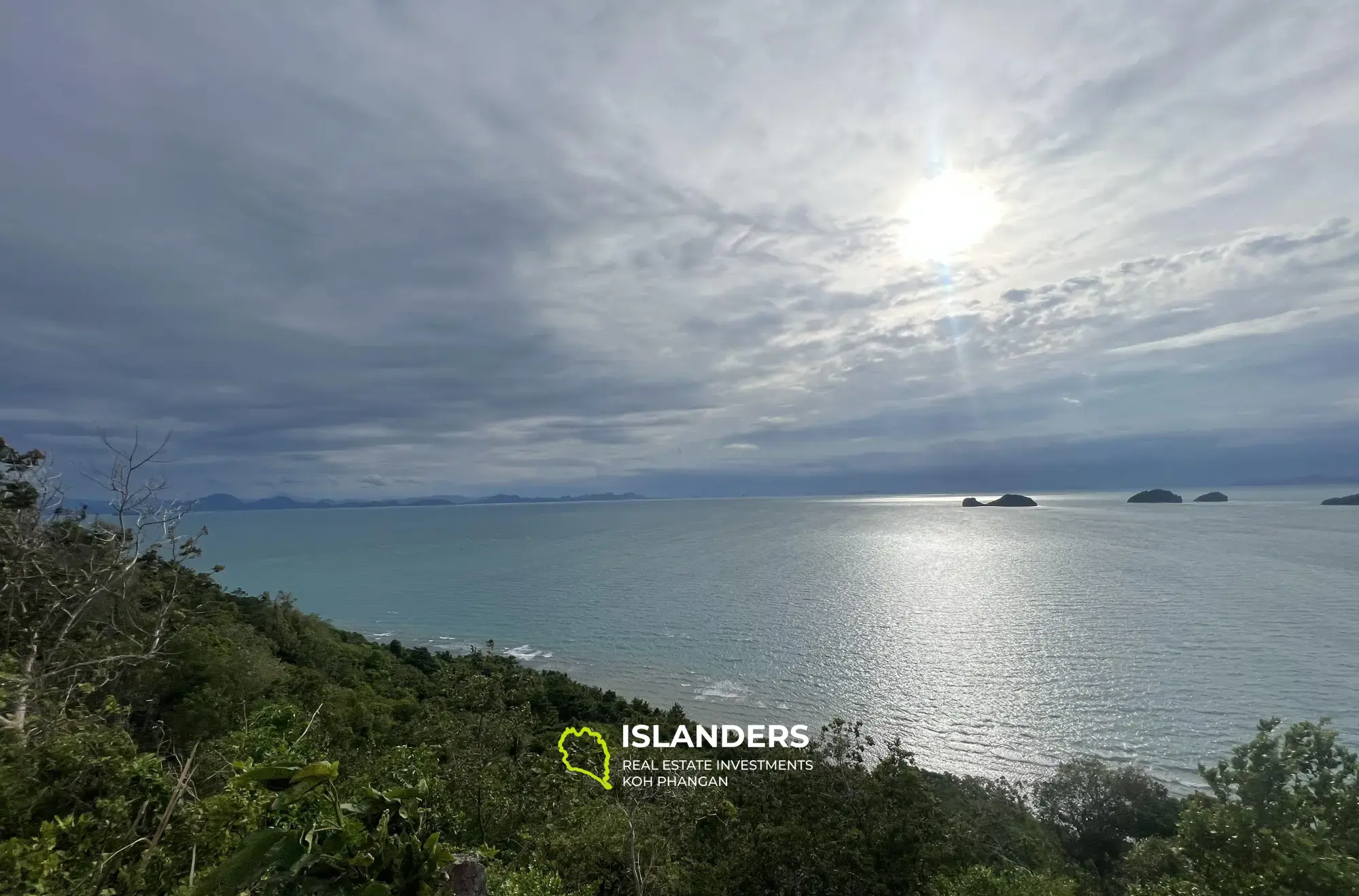 Terrain vierge et naturel de 22 Rai à vendre à Taling Ngam