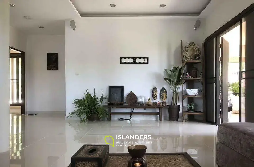 3 Bedrooms Pool Villa for Sale in Choeng Mon