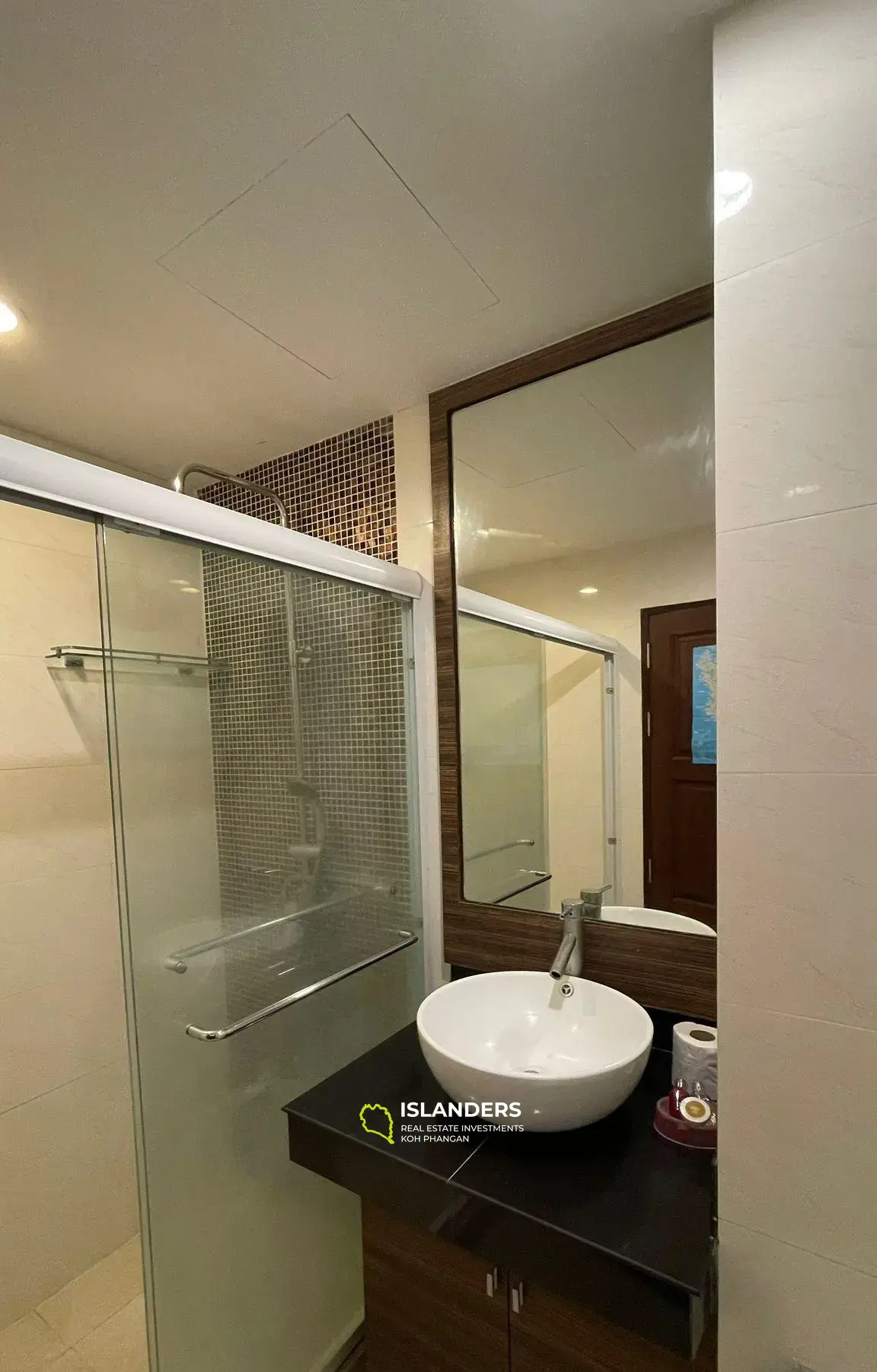 2 Bedroom Condo for sale at Baan Arisara Samui 