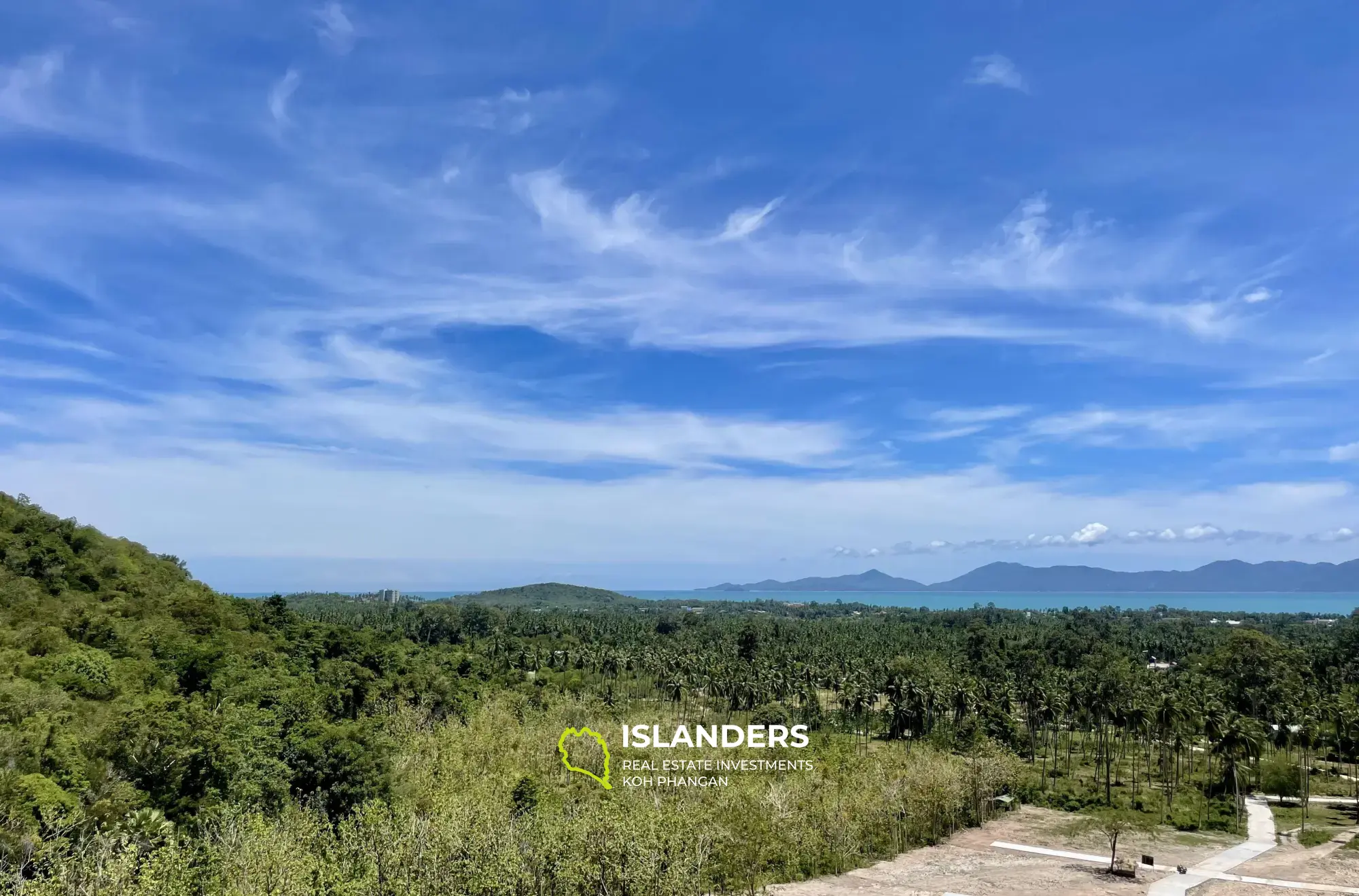 Superbe terrain de 3 200 m² avec vue sur l'océan à Mae Nam