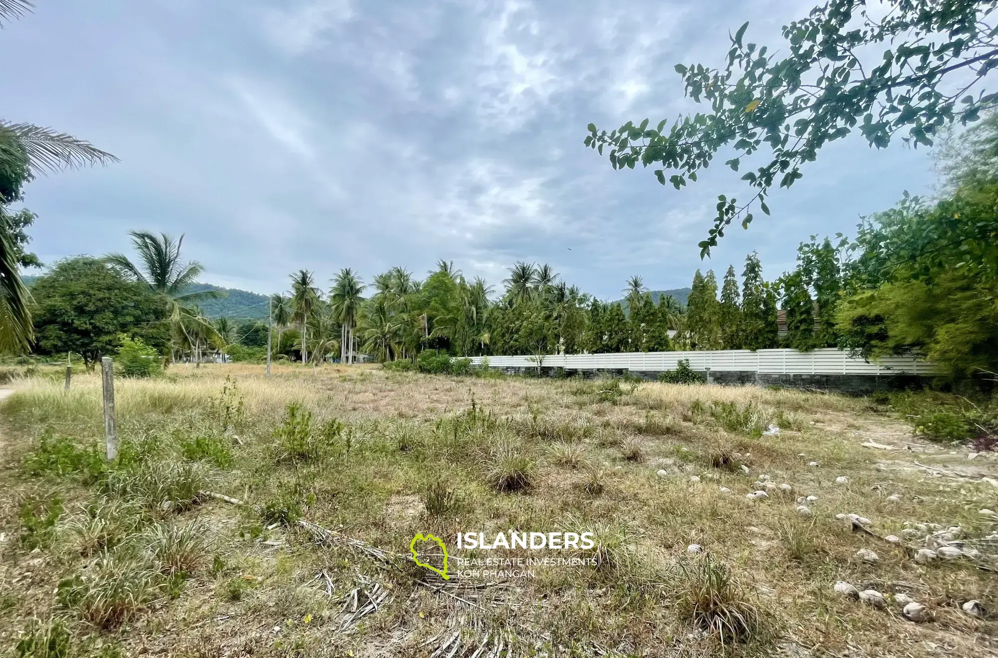 660 m² flaches Grundstück mit Gartenblick in Mae Nam