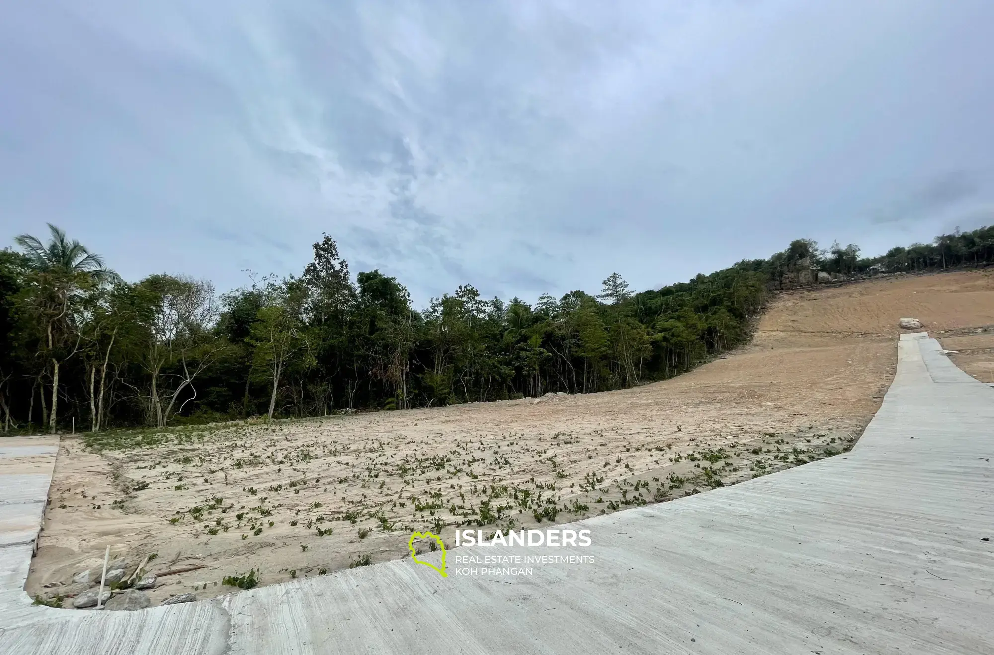 Terrain de 3 200 m² avec vue tropicale à Mae Nam