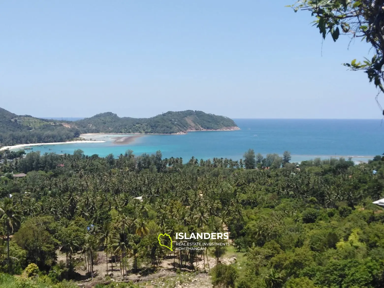 Terrain au sommet d'une colline de Chaloklum avec une vue imprenable sur la mer