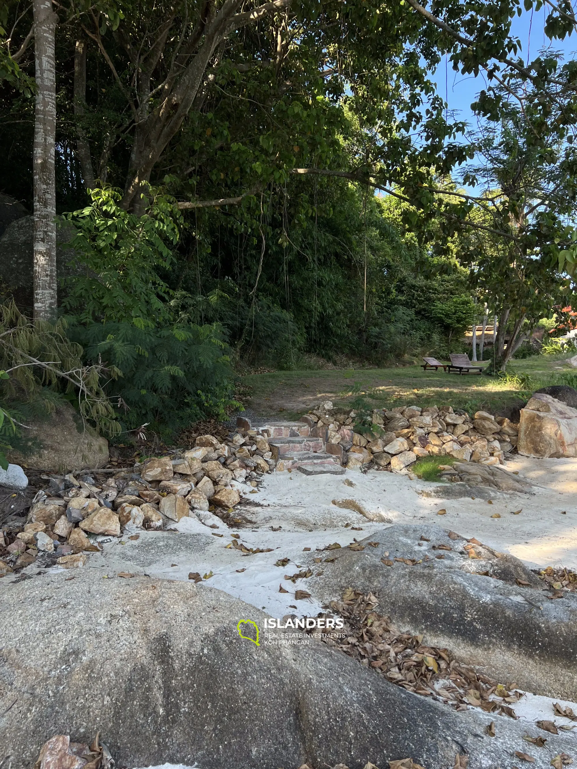 Exclusive Beachfront Property Near Thongsala