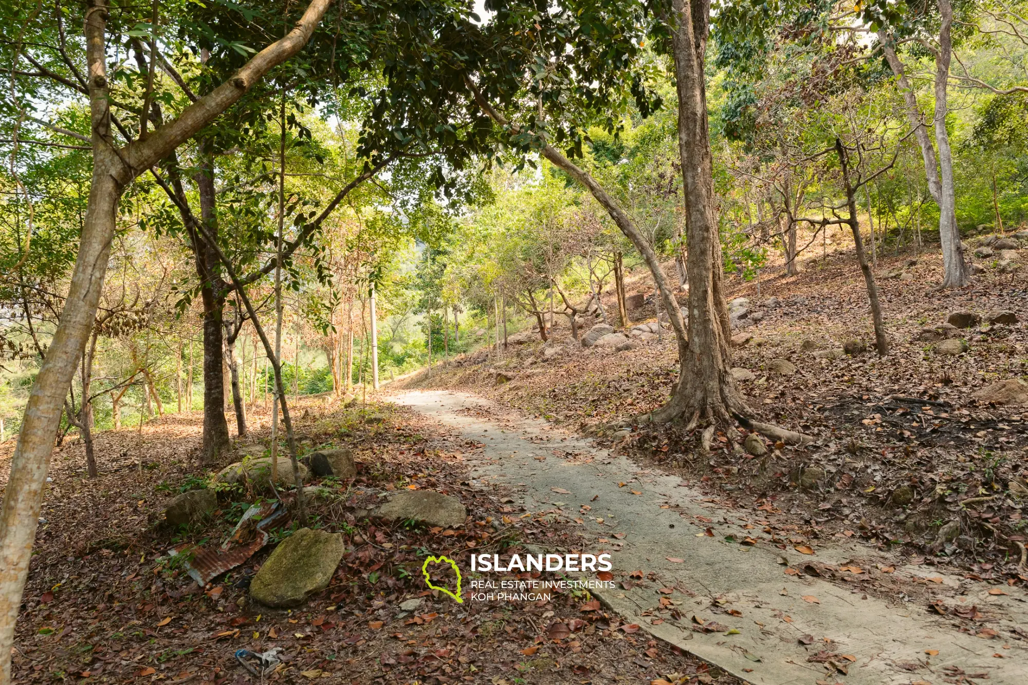 ที่ดินอันเงียบสงบพร้อมวิวทะเลและภูเขาในอ่าวโฉลกหลำ