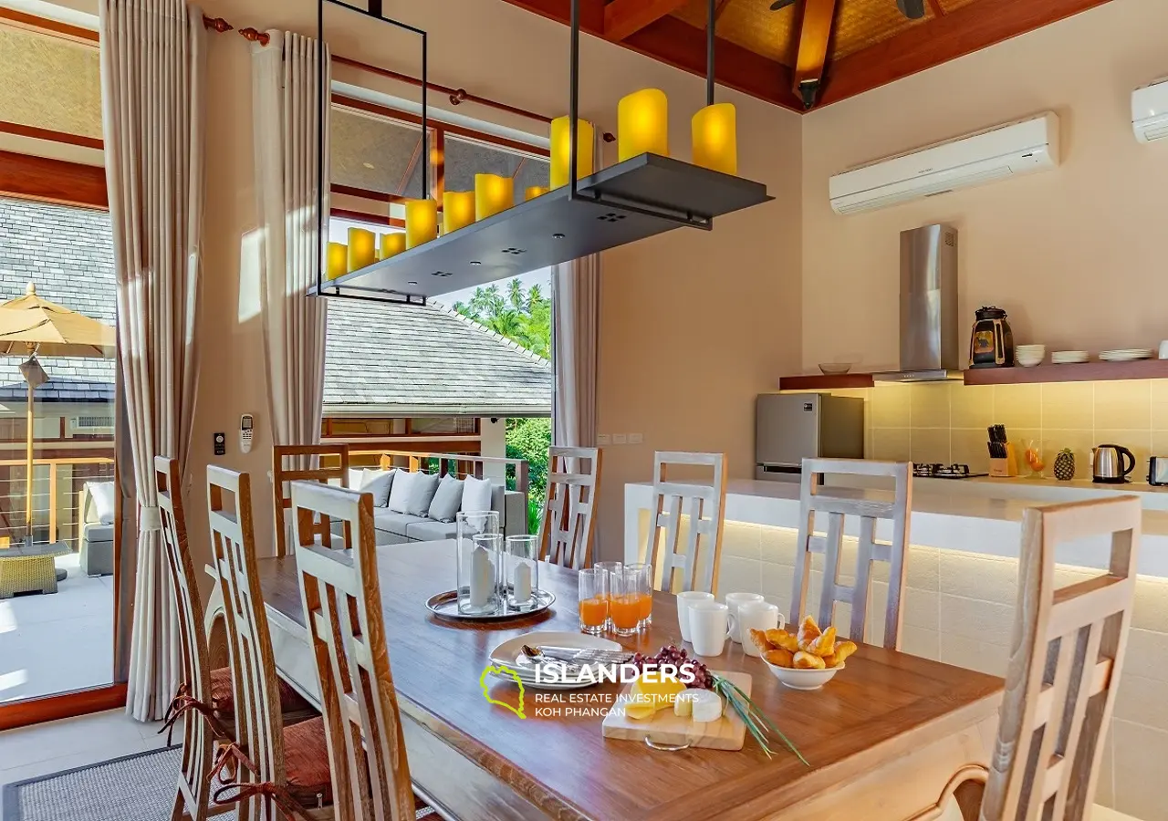 Authentic Thai Elegance 4BR Villa avec vue sur la mer sur Haad Salad