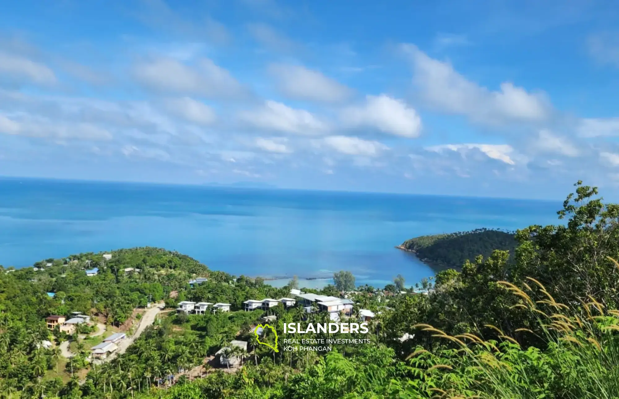 Rare opportunité de posséder un grand terrain avec vue sur la mer sur les collines de Haad Yao de 3 280 m²