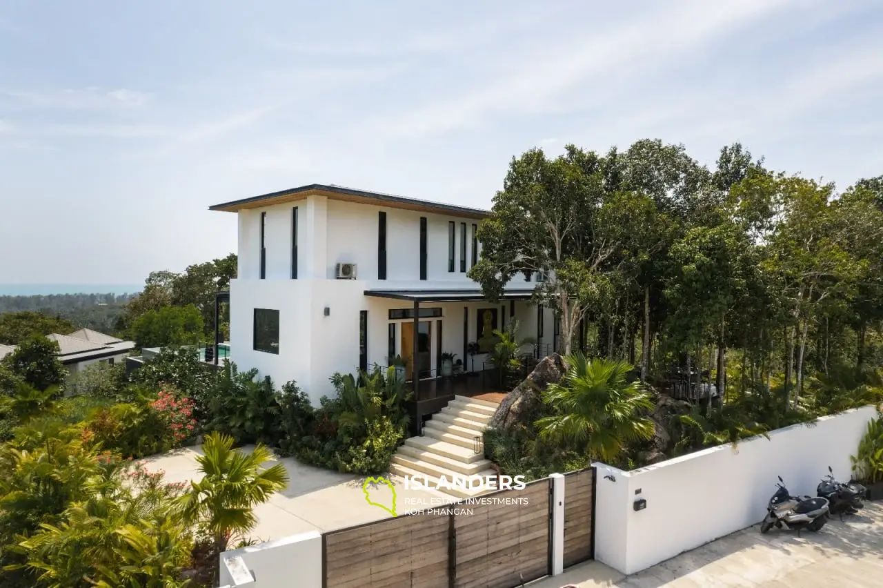 Elegant 3BR Sea View Villa on Sunset Side