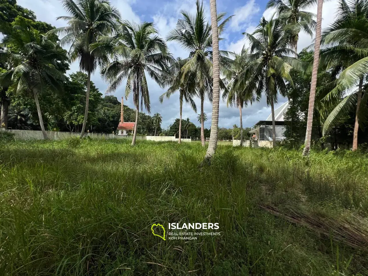 Terrain Parfait Dans un Quartier Tranquille, Près du Temple