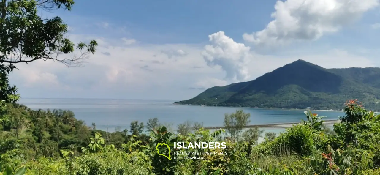 Terrain avec vue pittoresque sur la baie de Chaloklum