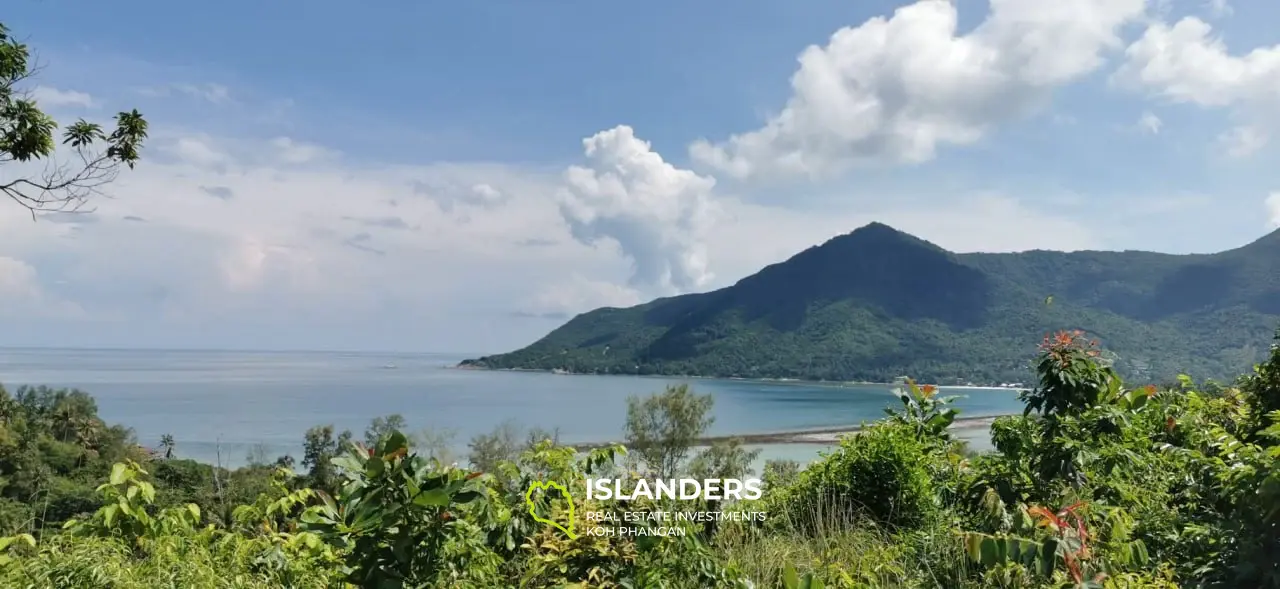 Plot with picturesque views of Chaloklum Bay