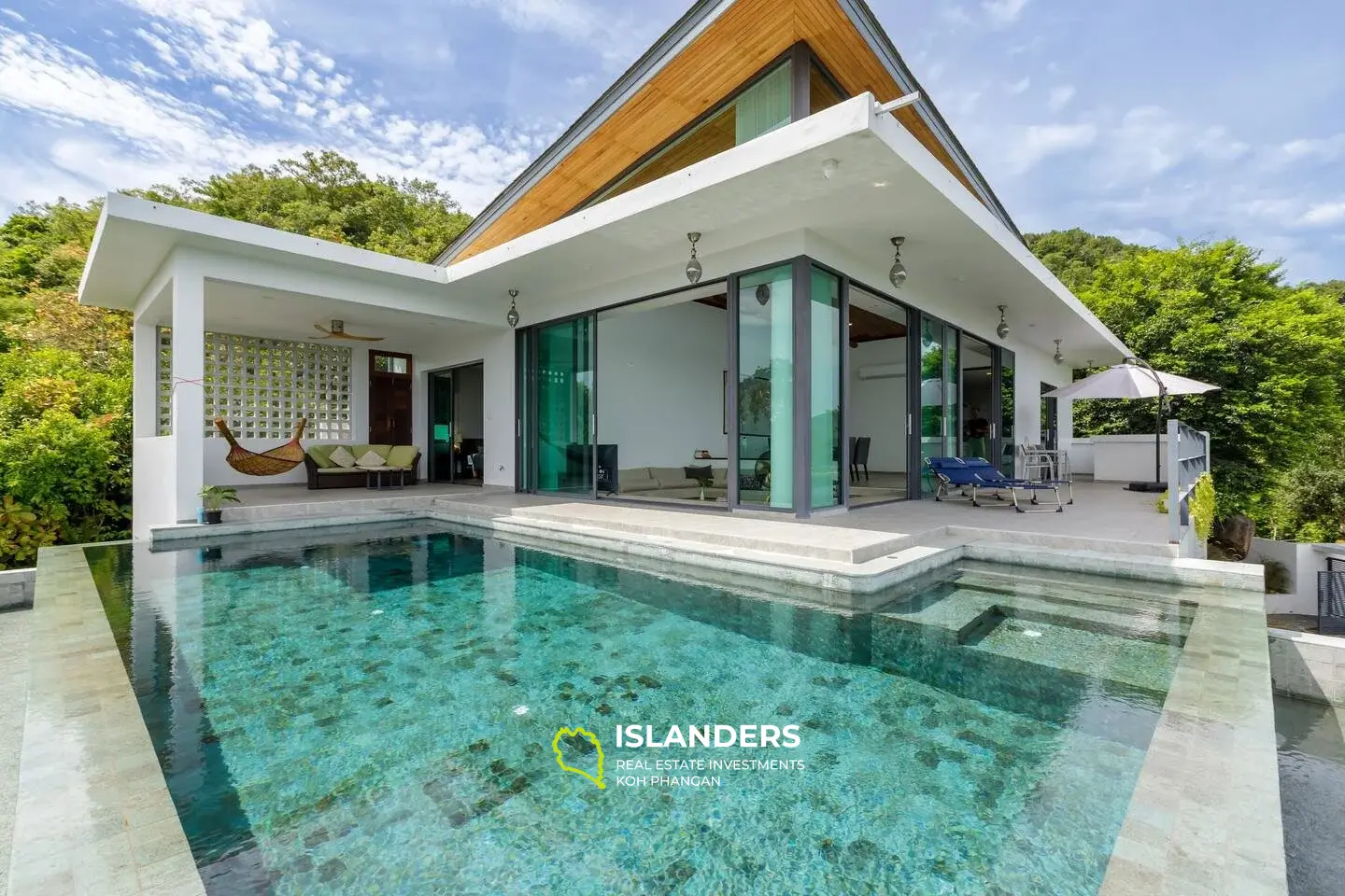 Serenity by the Sea: Moderne Villa mit atemberaubender Aussicht in Koh Phangan