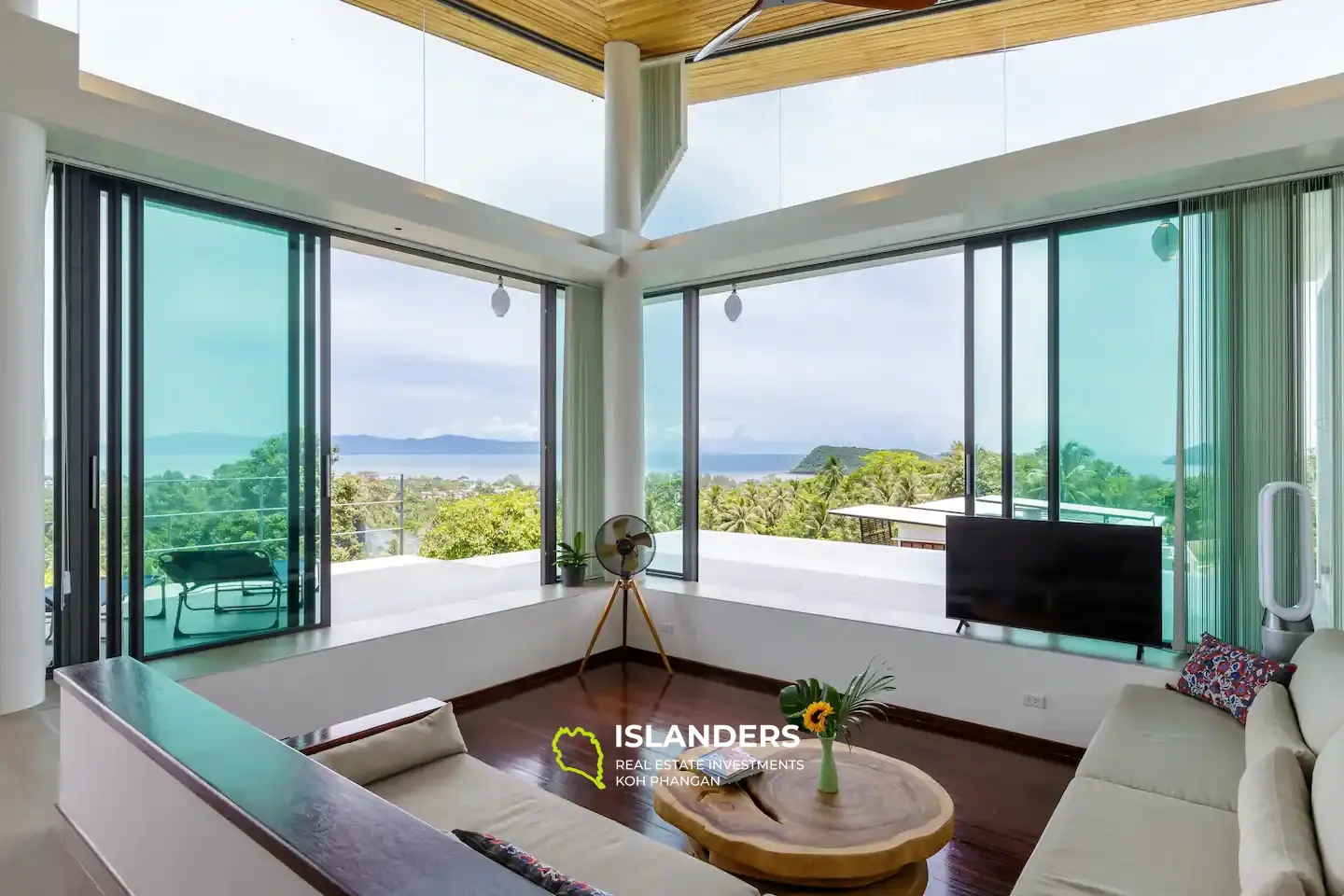 Serenity by the Sea: Moderne Villa mit atemberaubender Aussicht in Koh Phangan