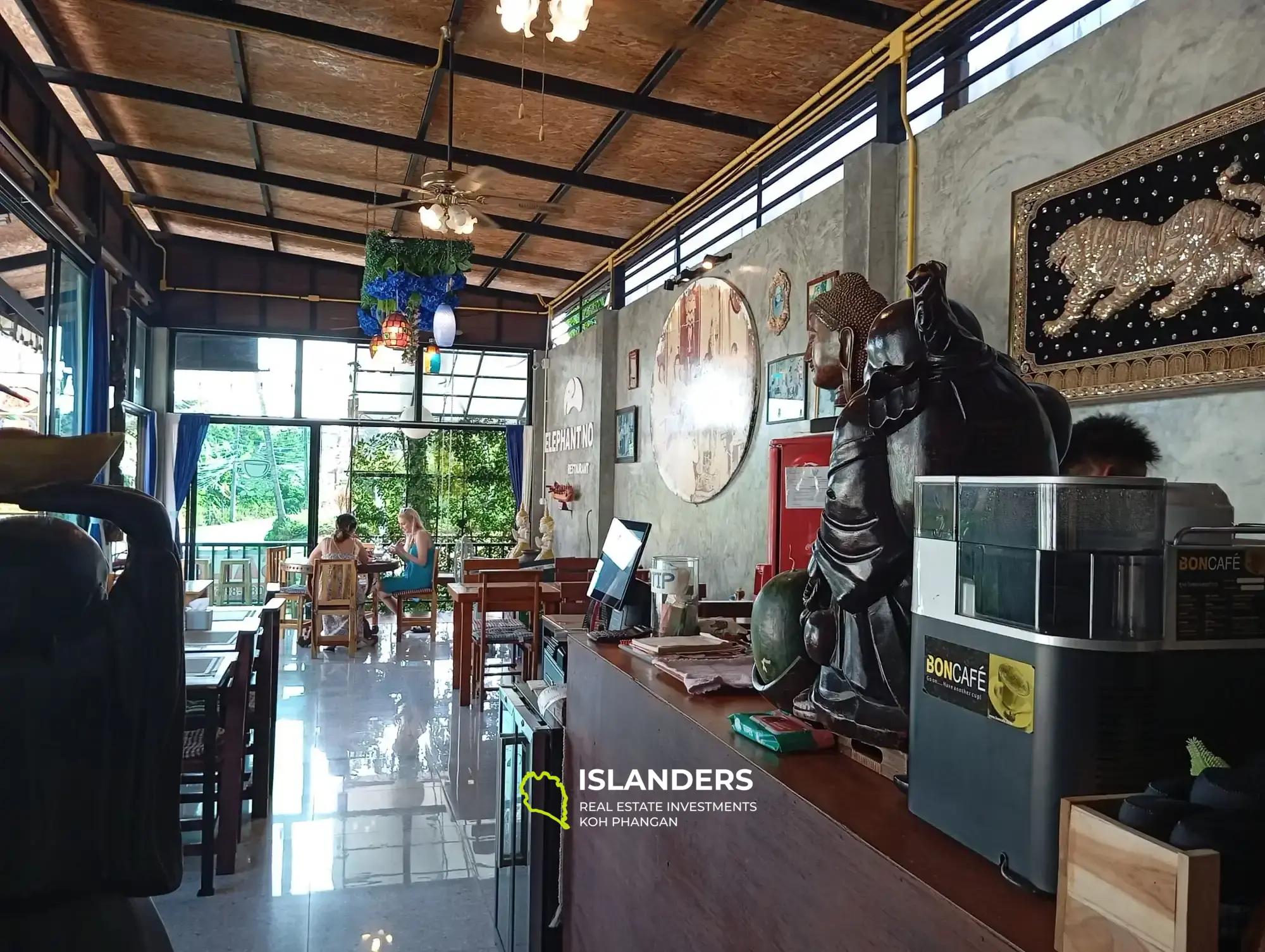 Schönes Restaurant in Rawai (Zone Soi Saiyuan), bereit für den Empfang von Kunden