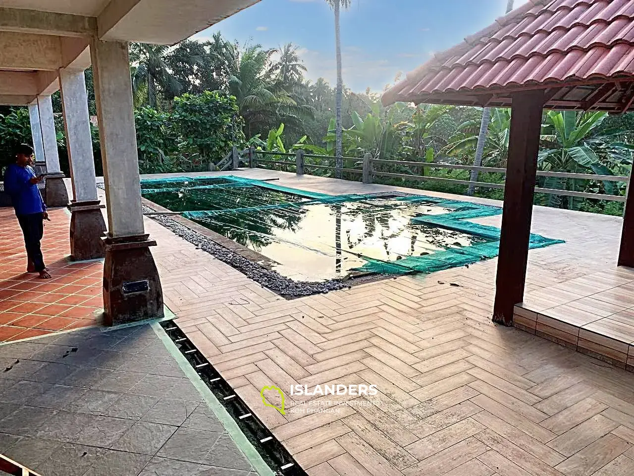 Nature's Haven : résidence somptueuse dotée d'une piscine, d'une maison de taille moyenne et de deux cabines confortables nichées au milieu du paysage naturel