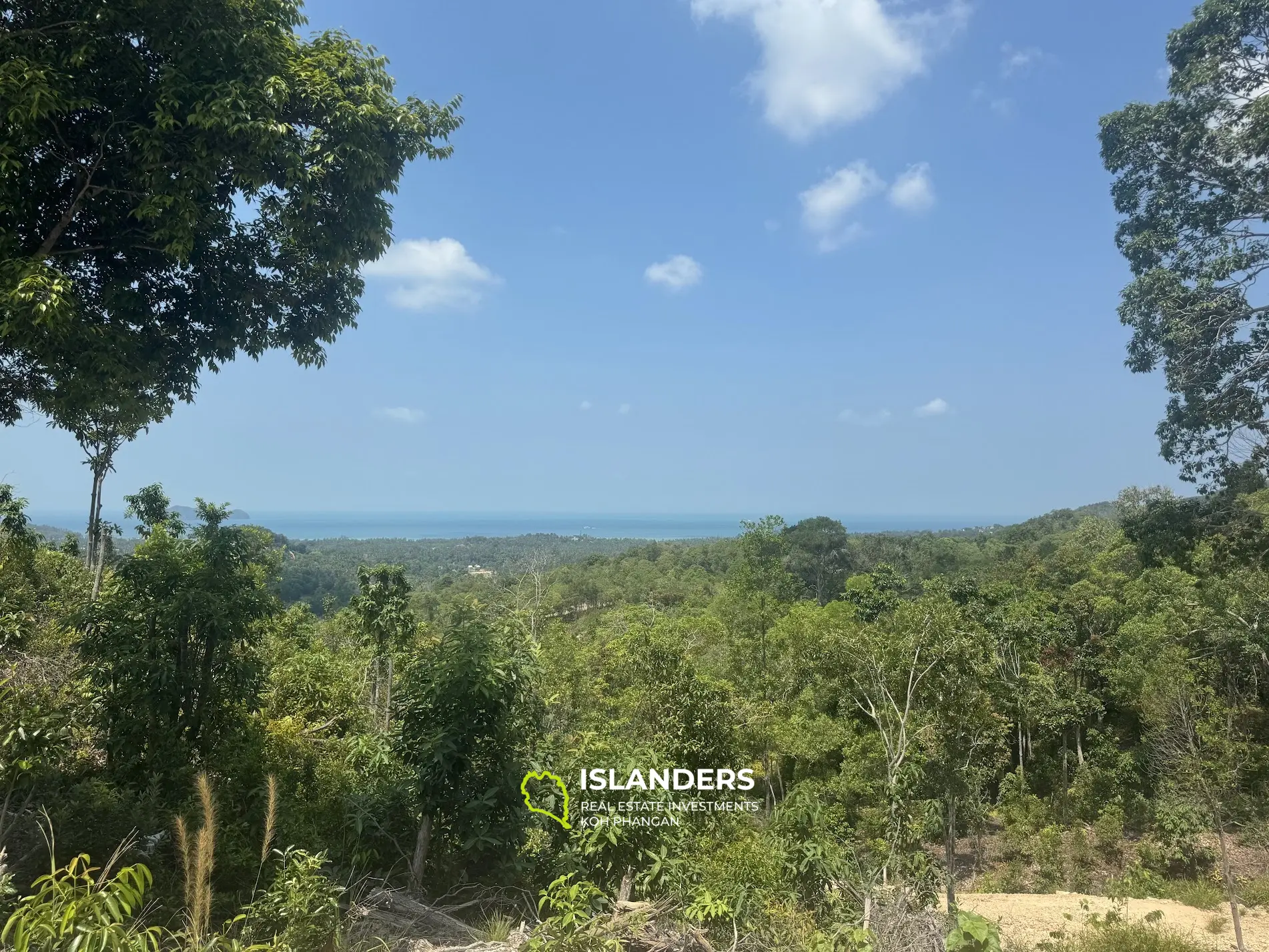 Superbe terrain avec vue sur la mer et la jungle avec un bon potentiel à Sritanu (route sale, pas d'électricité), 3,8925 Rai