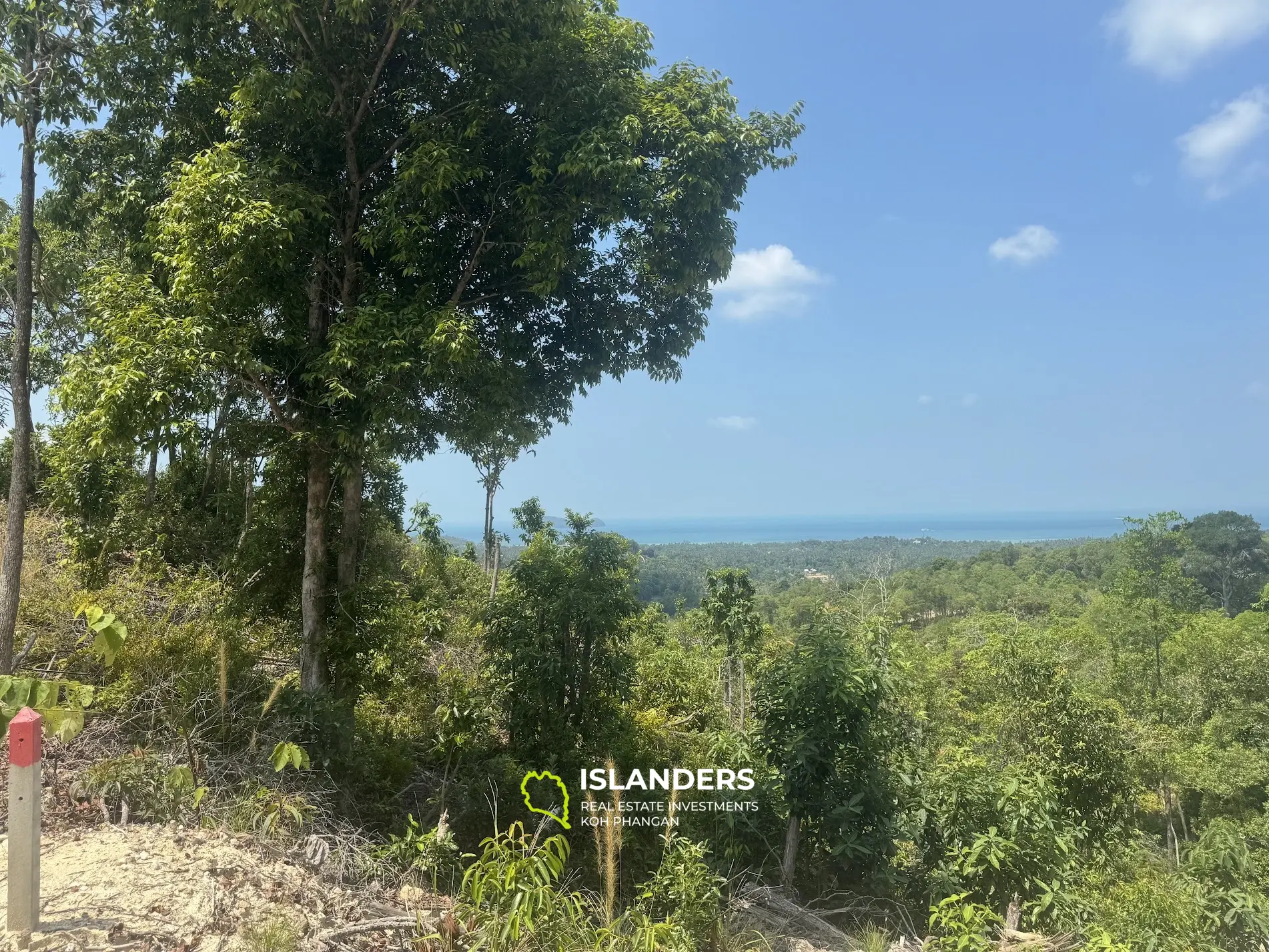 Superbe terrain avec vue sur la mer et la jungle avec un bon potentiel à Sritanu (route sale, pas d'électricité), 3,8925 Rai