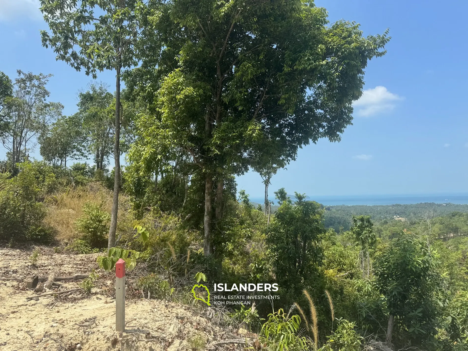 Superbe terrain avec vue sur la mer et la jungle avec un bon potentiel à Sritanu (route sale, pas d'électricité), 3,8925 Rai