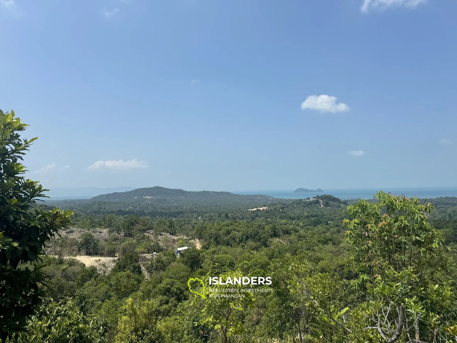 Superbe terrain avec vue sur la mer et la jungle avec un bon potentiel à Sritanu (route sale, pas d'électricité), 3,8925 Rai