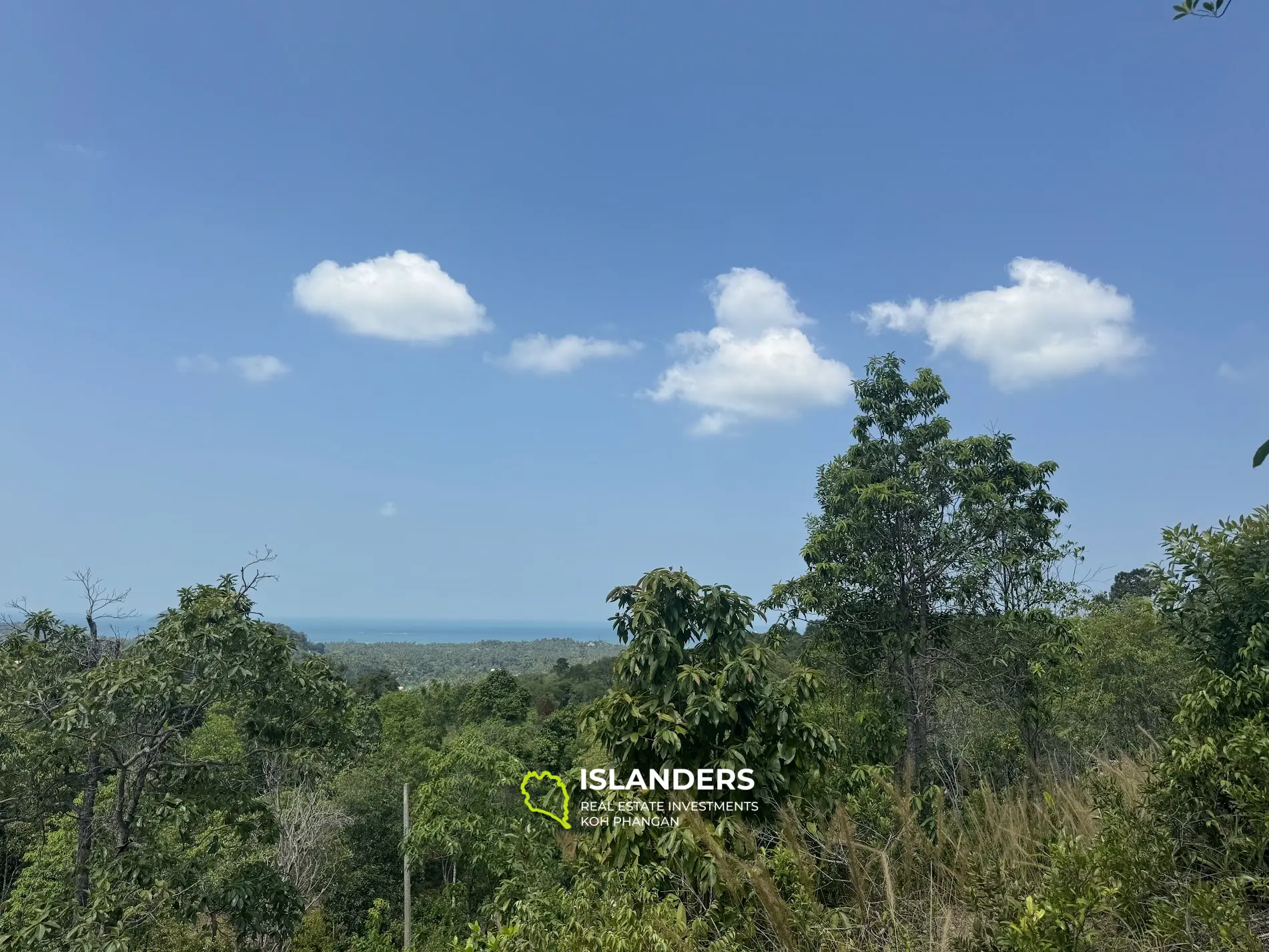 Grand terrain avec vue sur la mer et la jungle avec un bon potentiel à Sritanu (route sale, pas d'électricité), 25,6775 Rai