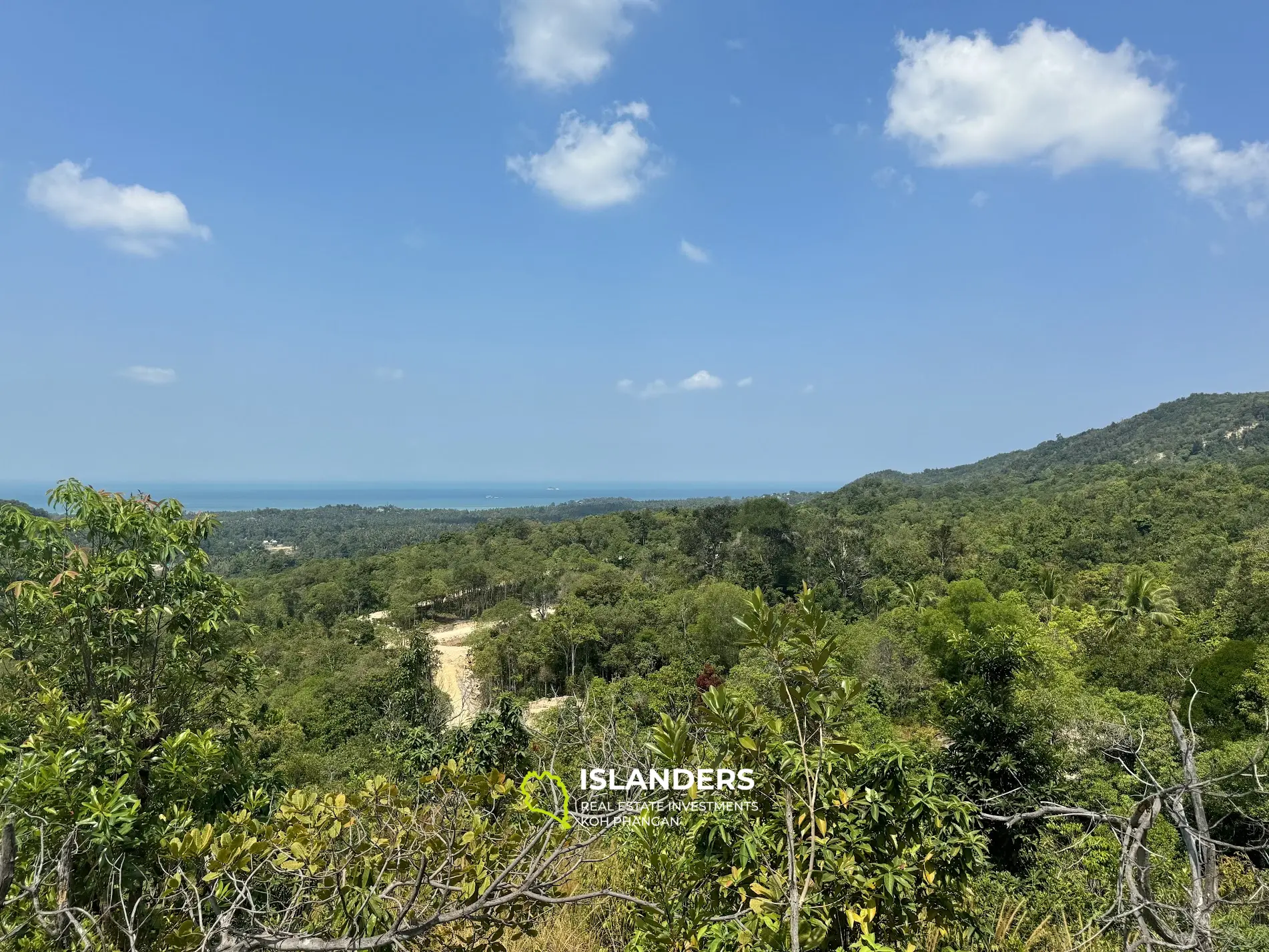 Big seaview and jungleview land with good potential in Sritanu (dirty road, no electricity), 25,6775 Rai