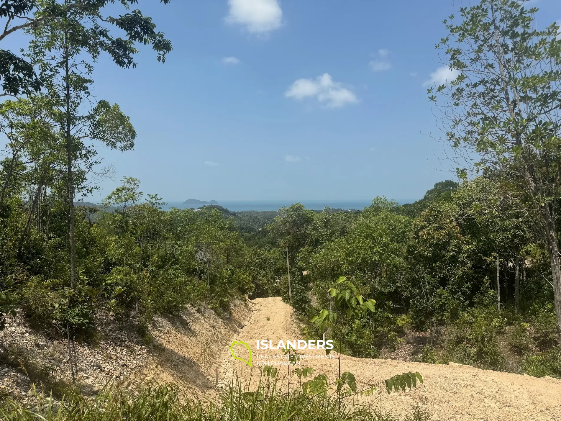 Big seaview and jungleview land with good potential in Sritanu (dirty road, no electricity), 25,6775 Rai