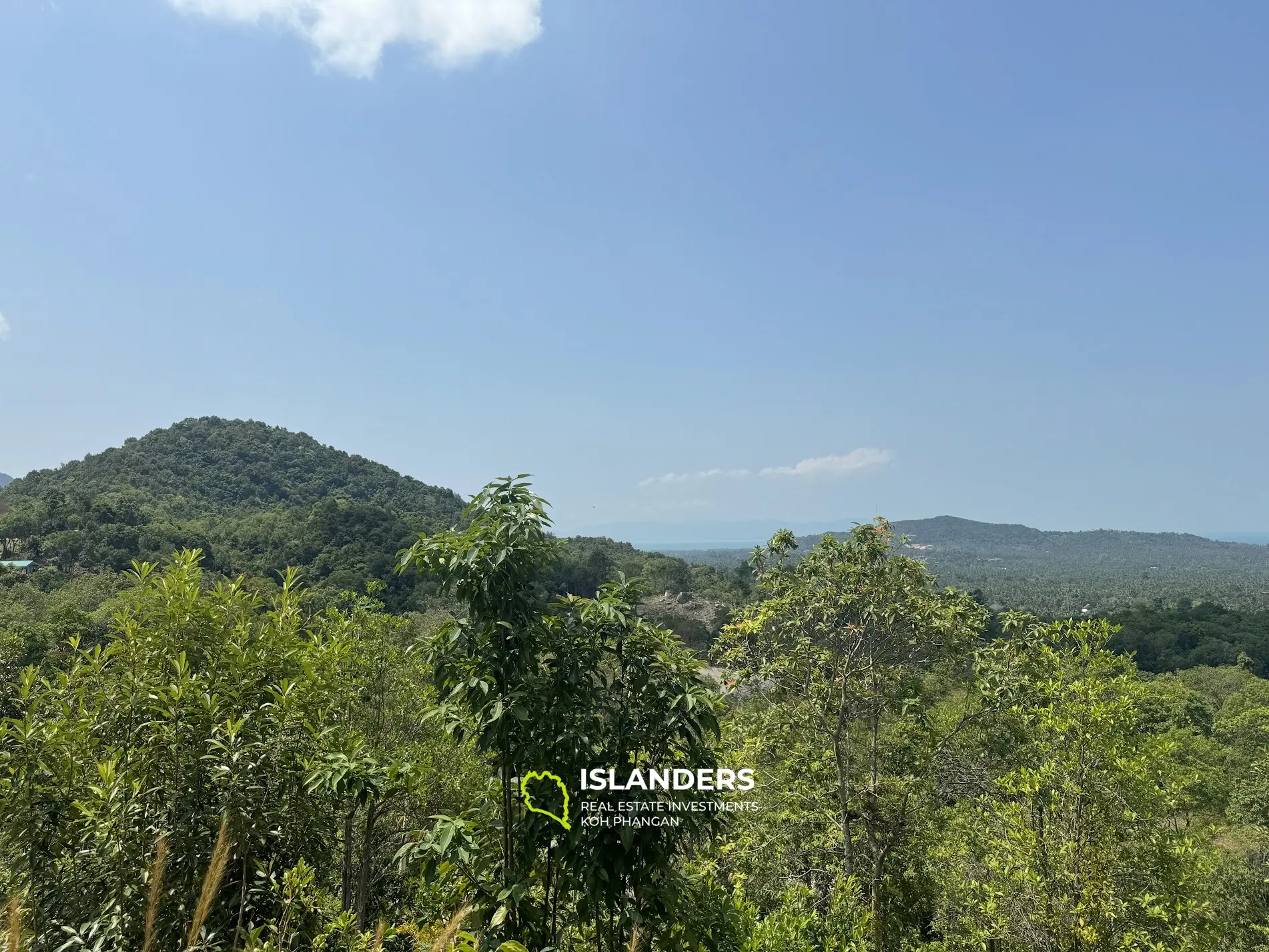 Grand terrain avec vue sur la mer et la jungle avec un bon potentiel à Sritanu (route sale, pas d'électricité), 25,6775 Rai