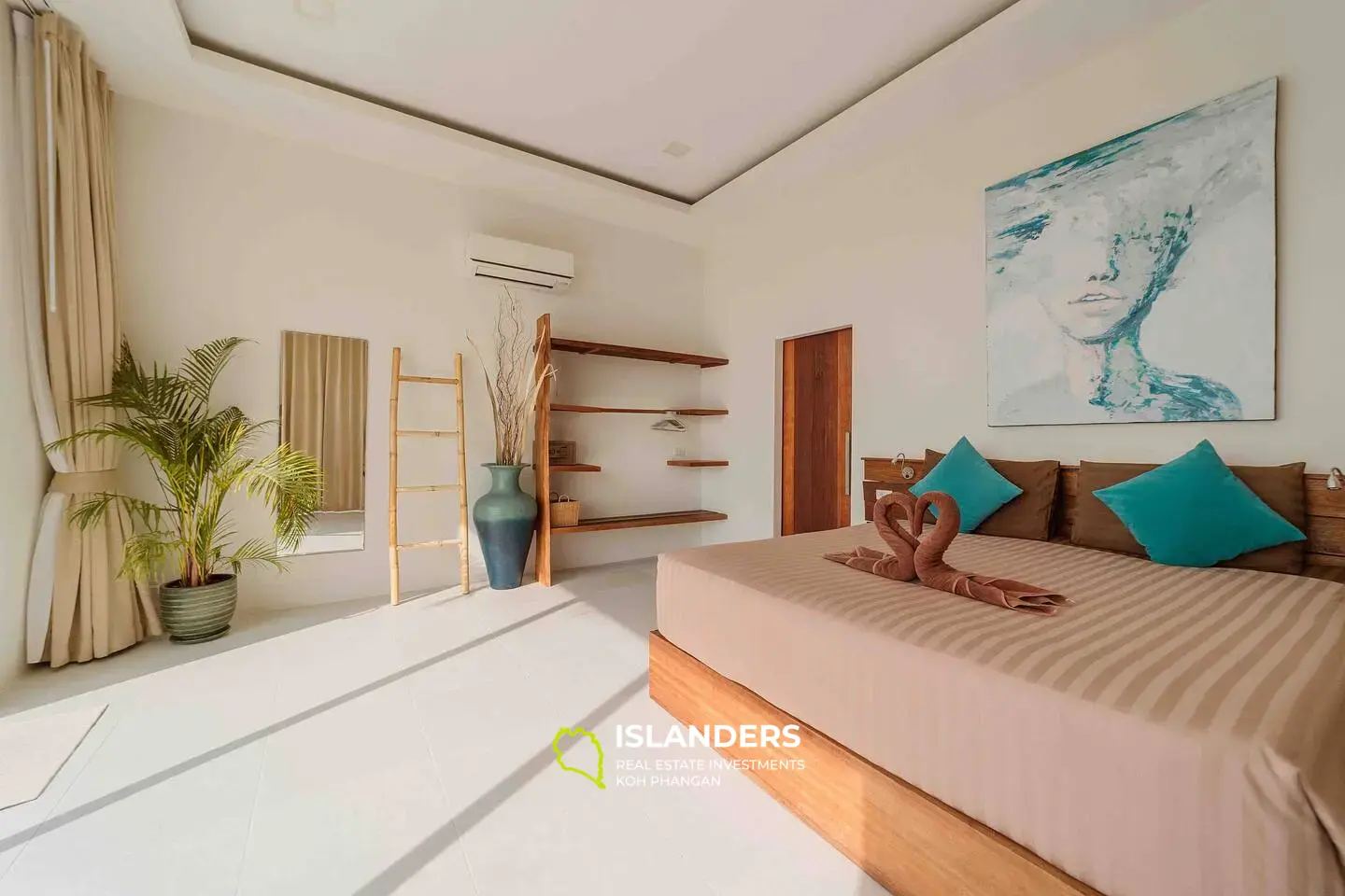 Потрясающая 3-спальная вилла в тропическом стиле с видом на море