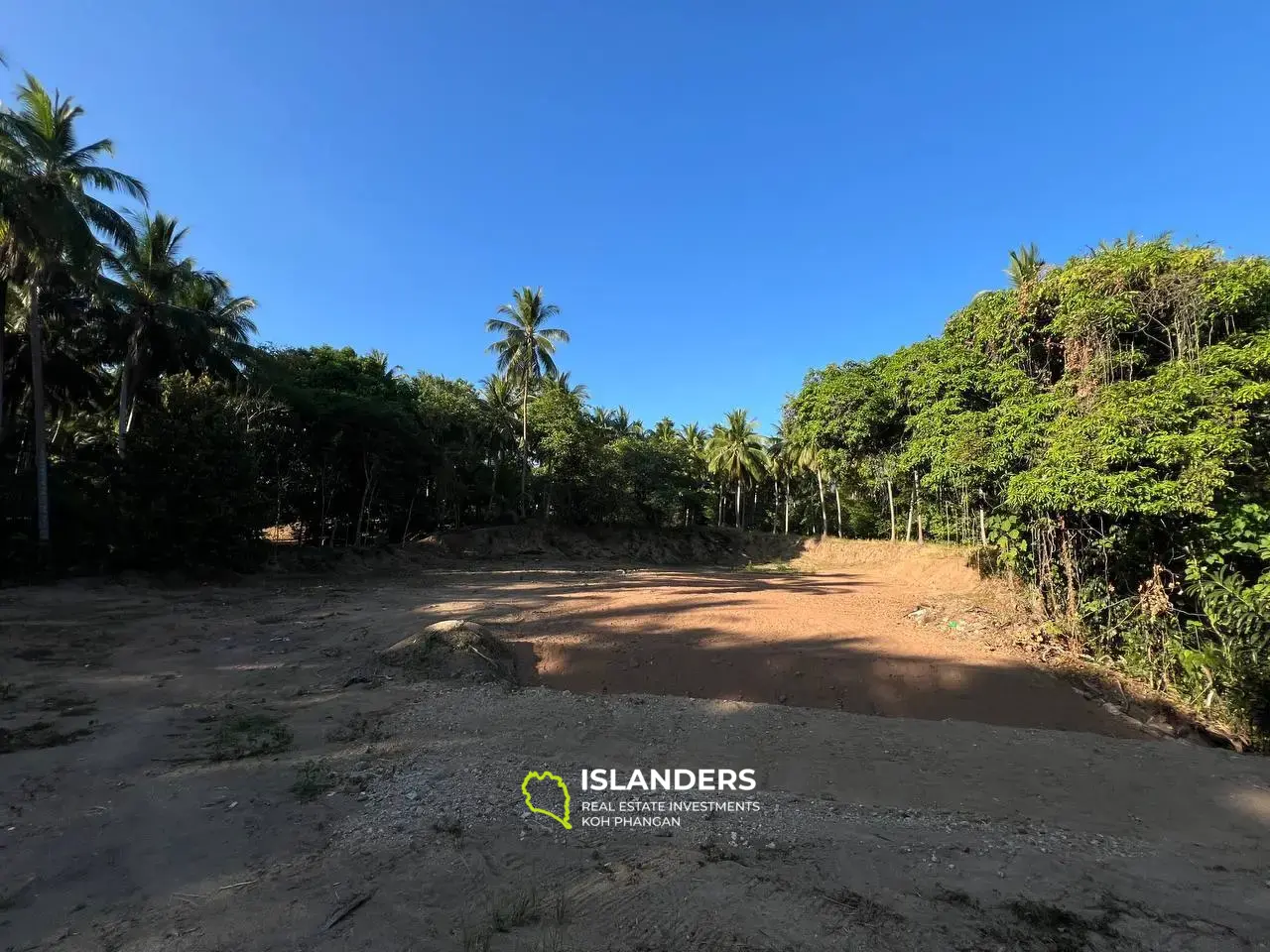 Flat land with Mountain View on Ban Tai