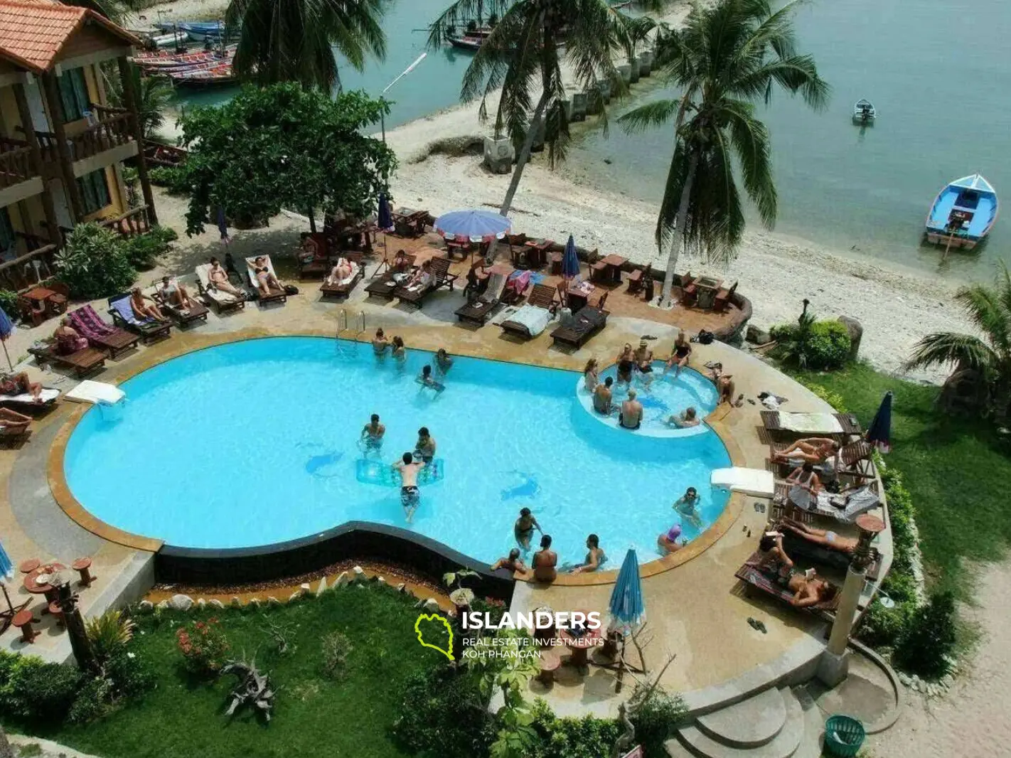 74-Zimmer-Partyhotel mit Pool in Haad Rin (direkt am Strand, Blick auf Samui)