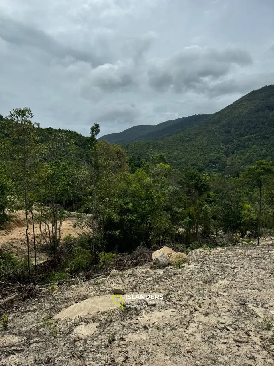 Magnifique terrain de montagne à Madua Wan (parcelle E)