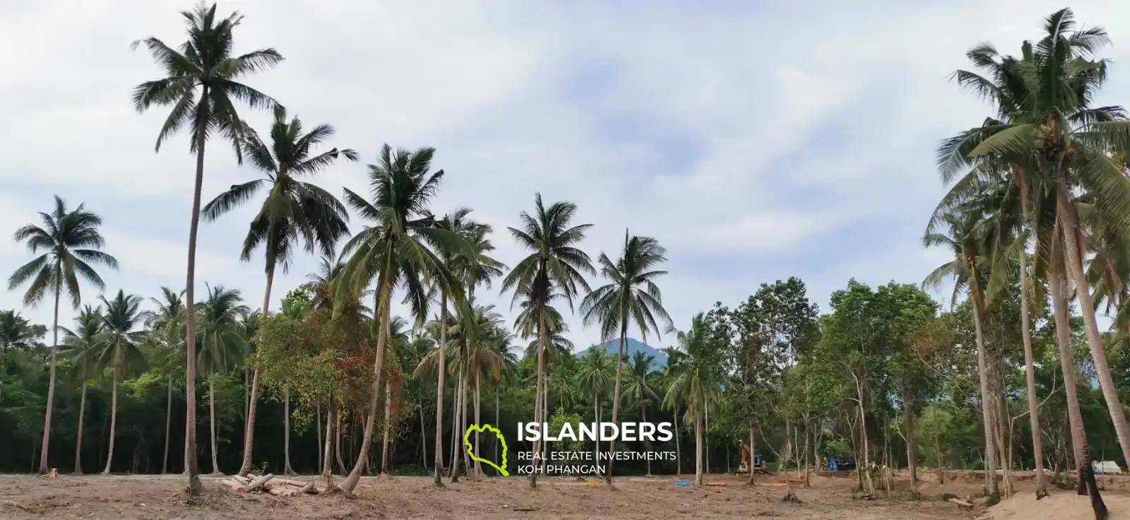 Flat land only 250m away from the beach - 9 plots