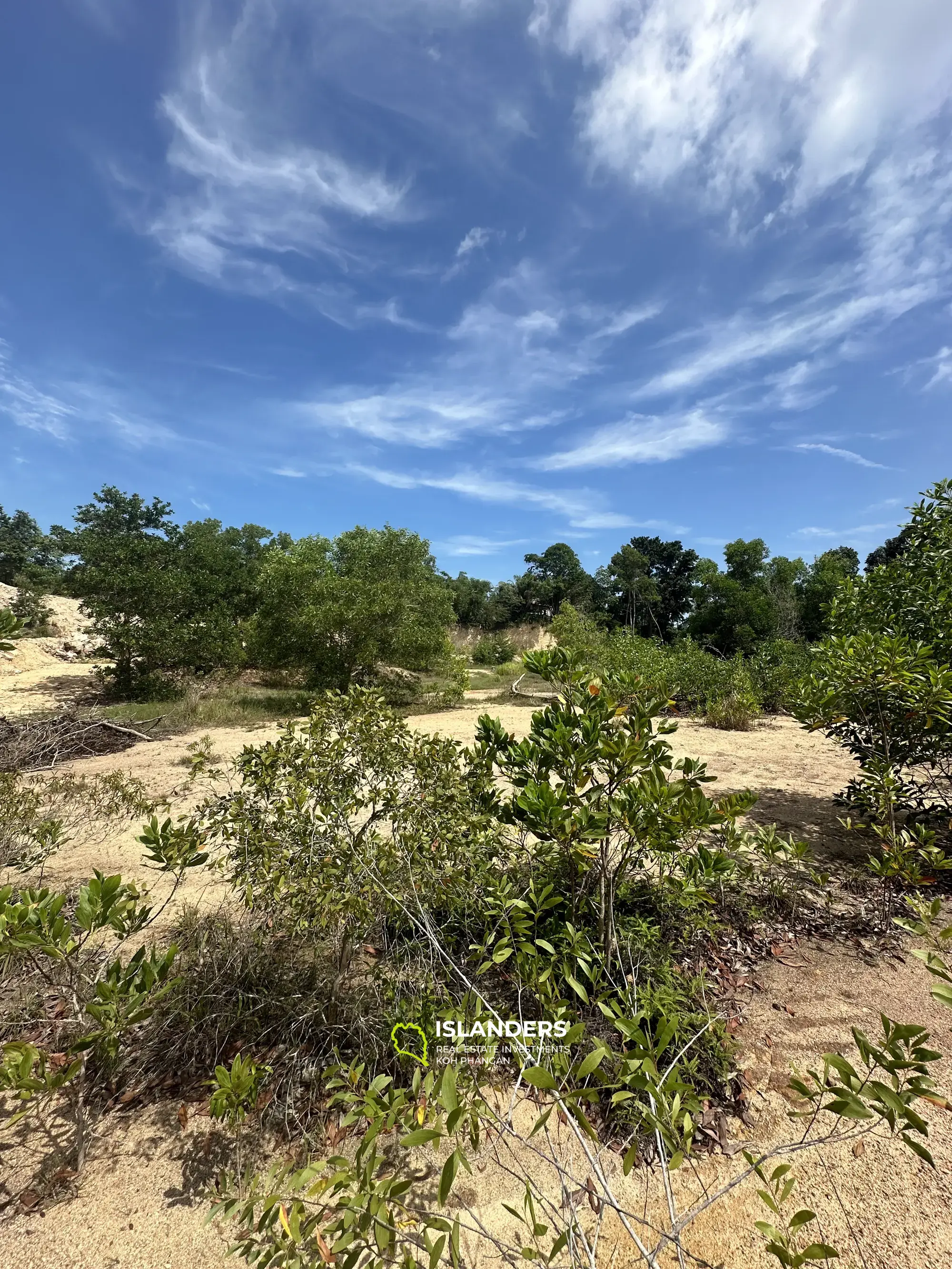 Terrain plat avec vue imprenable sur les montagnes sur Chalock Ban Kao