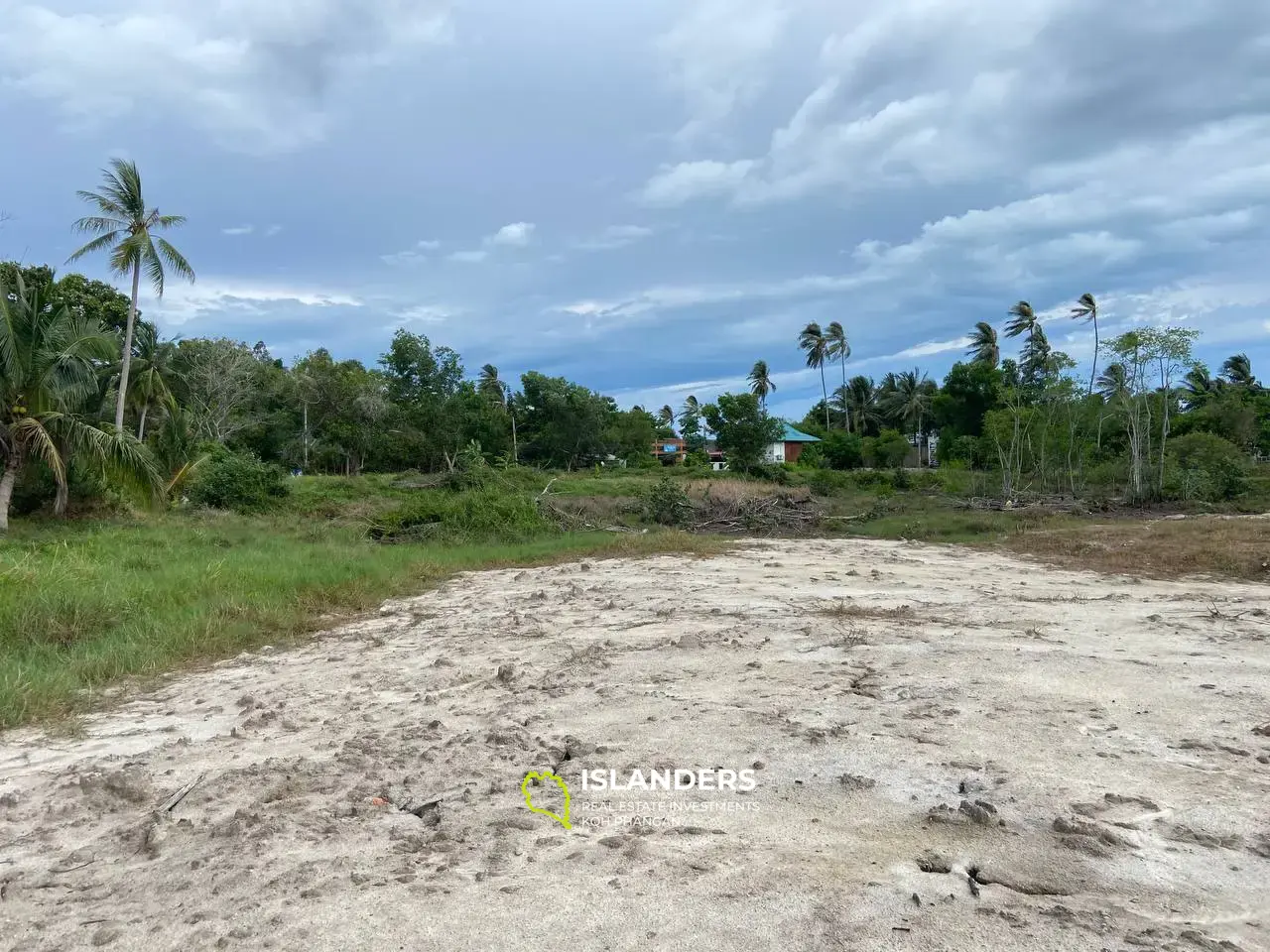 Flaches Land in Baan Tai