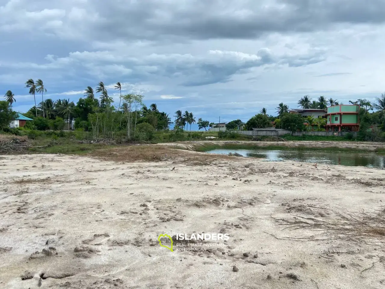 Flaches Land in Baan Tai