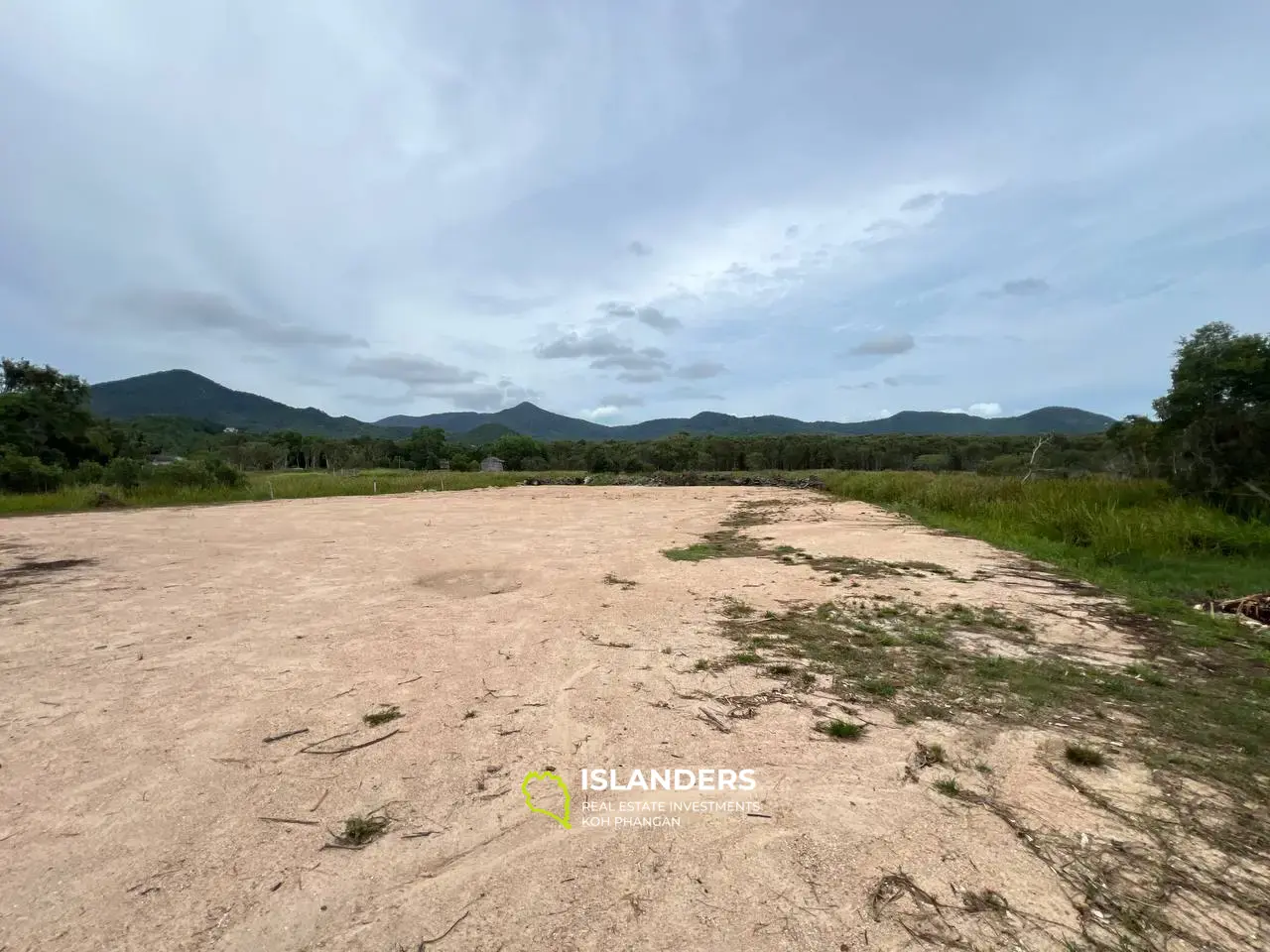 Flaches Land zu verkaufen in der Nähe von Hinkong