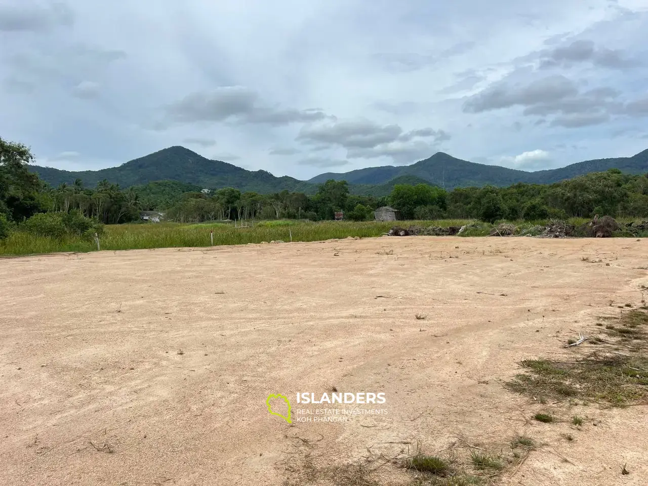 Flaches Land zu verkaufen in der Nähe von Hinkong