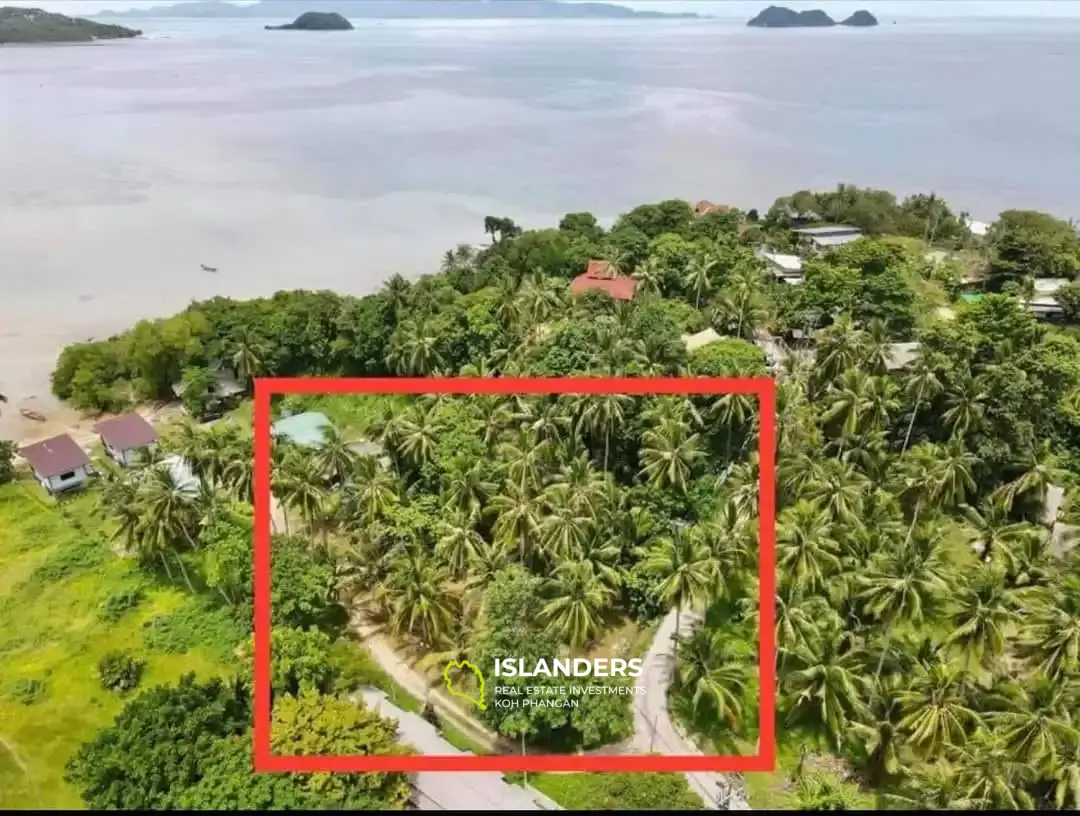 Grundstück mit Meerblick und Strandzugang