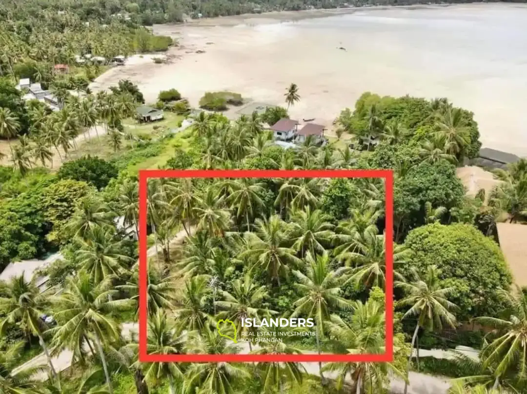 Grundstück mit Meerblick und Strandzugang