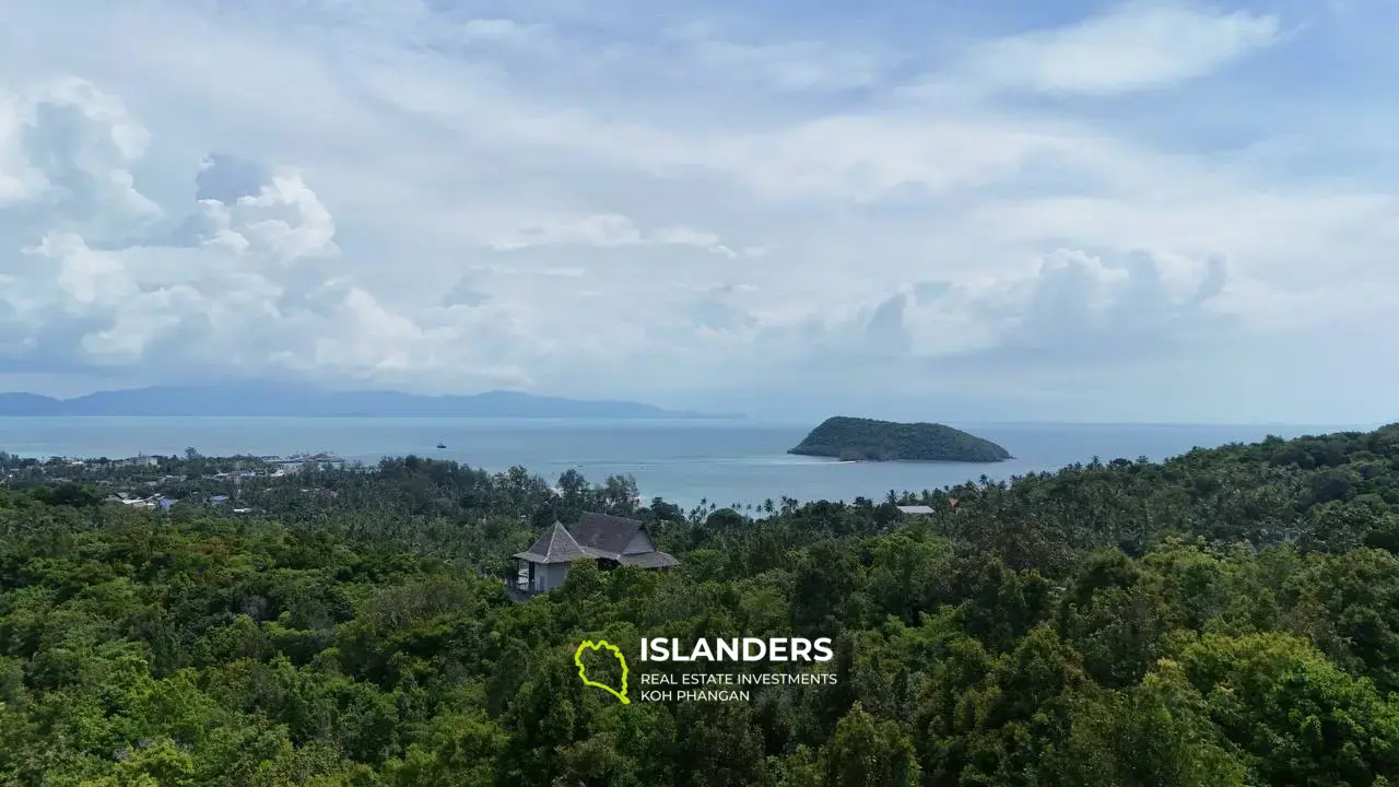 Superbe terrain avec vue sur la mer à Naiwok